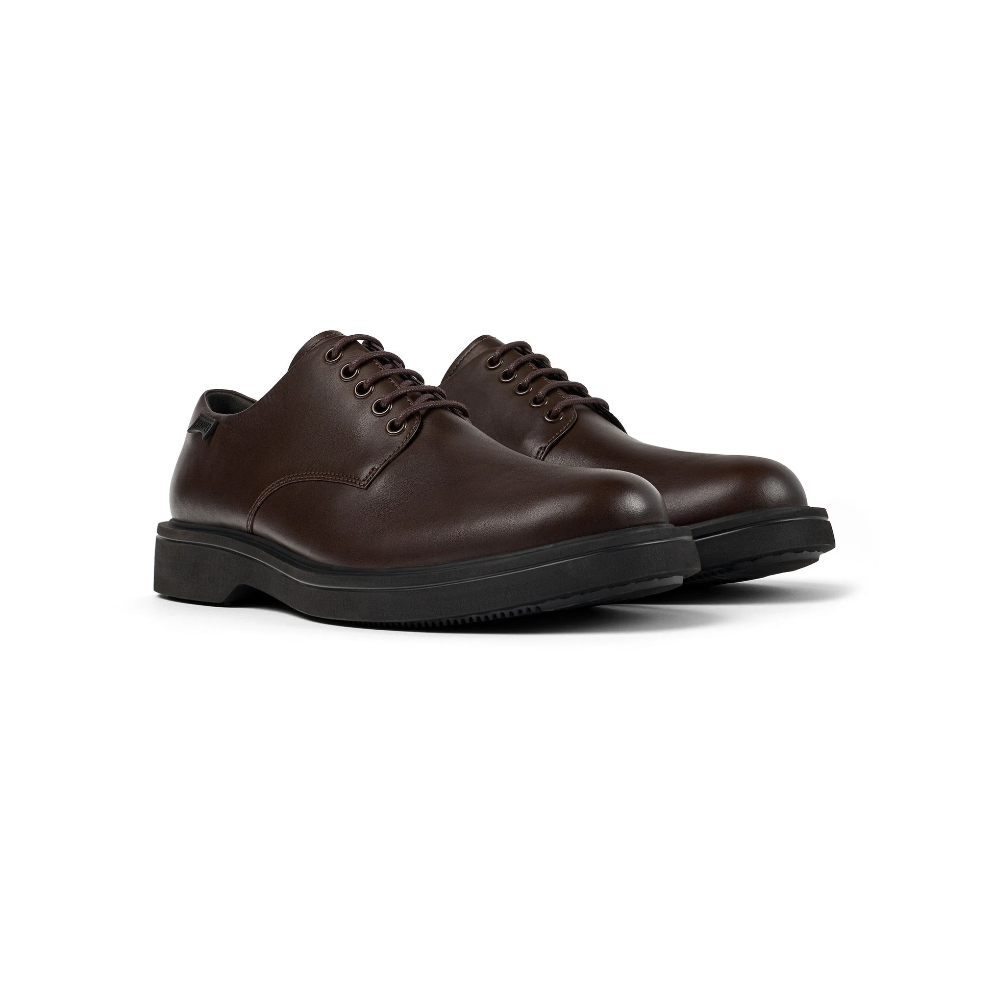 zapatos casual para hombre modelo norman dark brown en color marrón