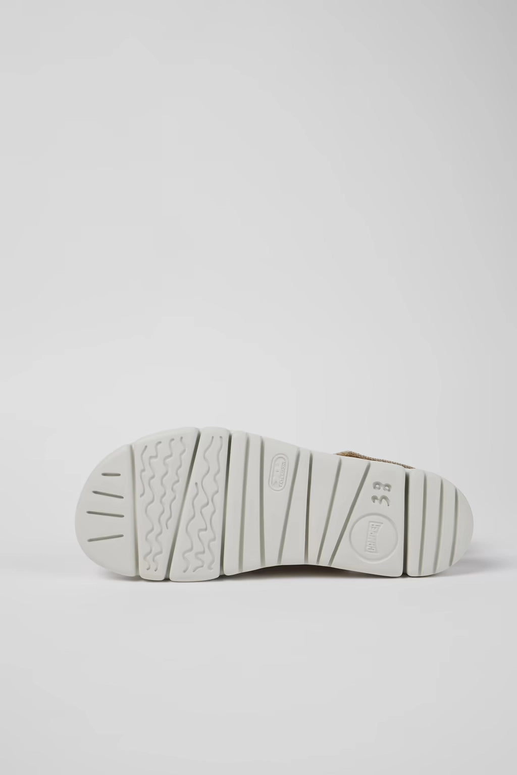 CAMPER Oruga Sandal: neutro صنادل للنساء