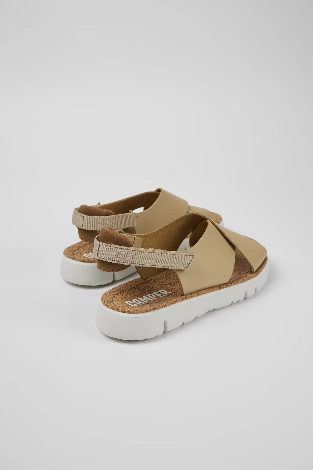 CAMPER Oruga Sandal: neutro صنادل للنساء