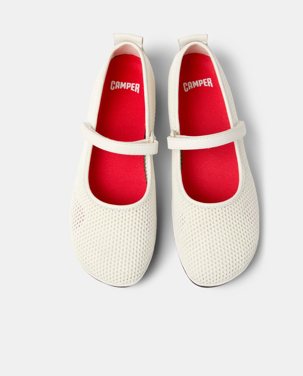 CAMPER Right Nina, wit ballerina’s voor dames bij Tascón