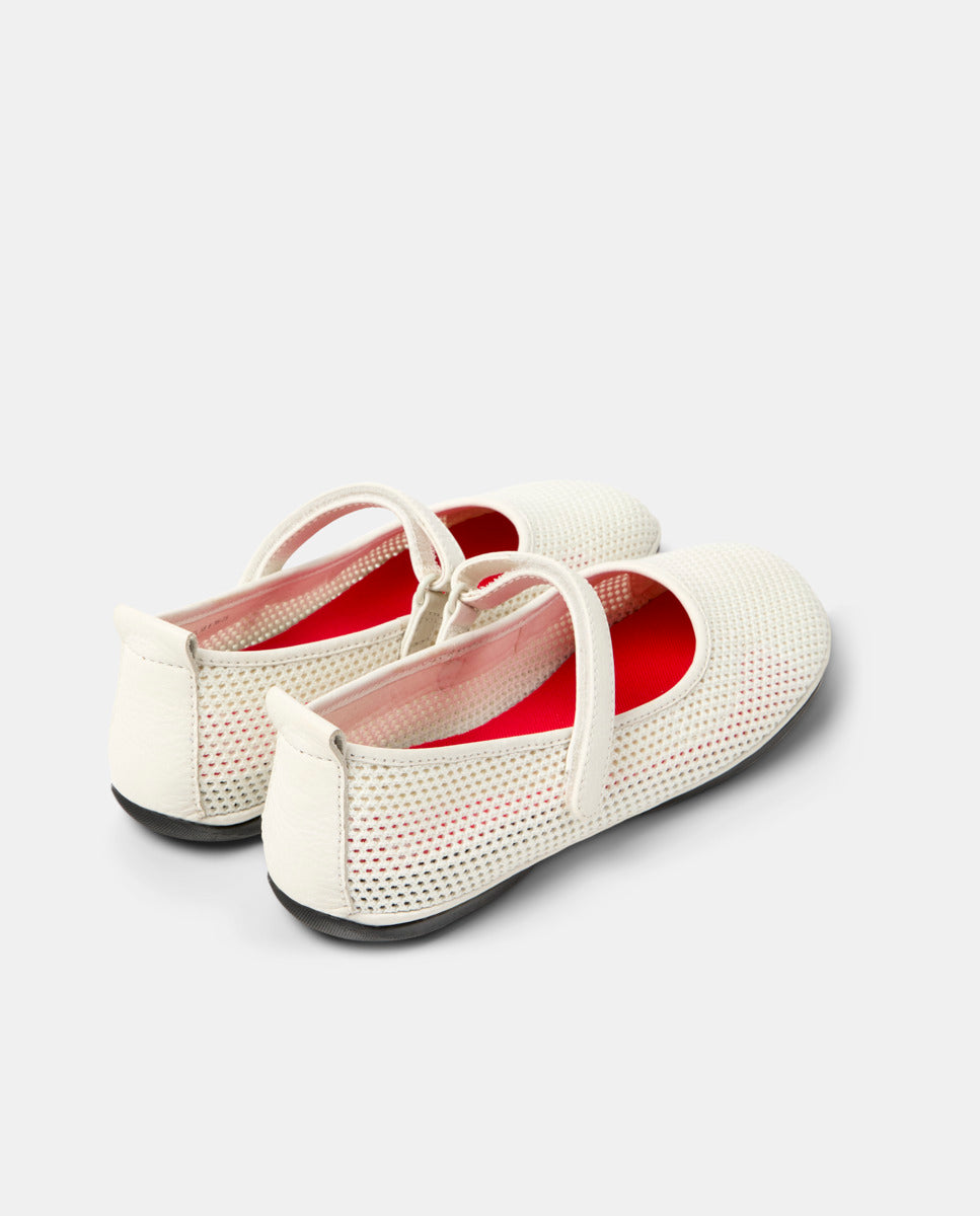 CAMPER Right Nina, wit ballerina’s voor dames bij Tascón