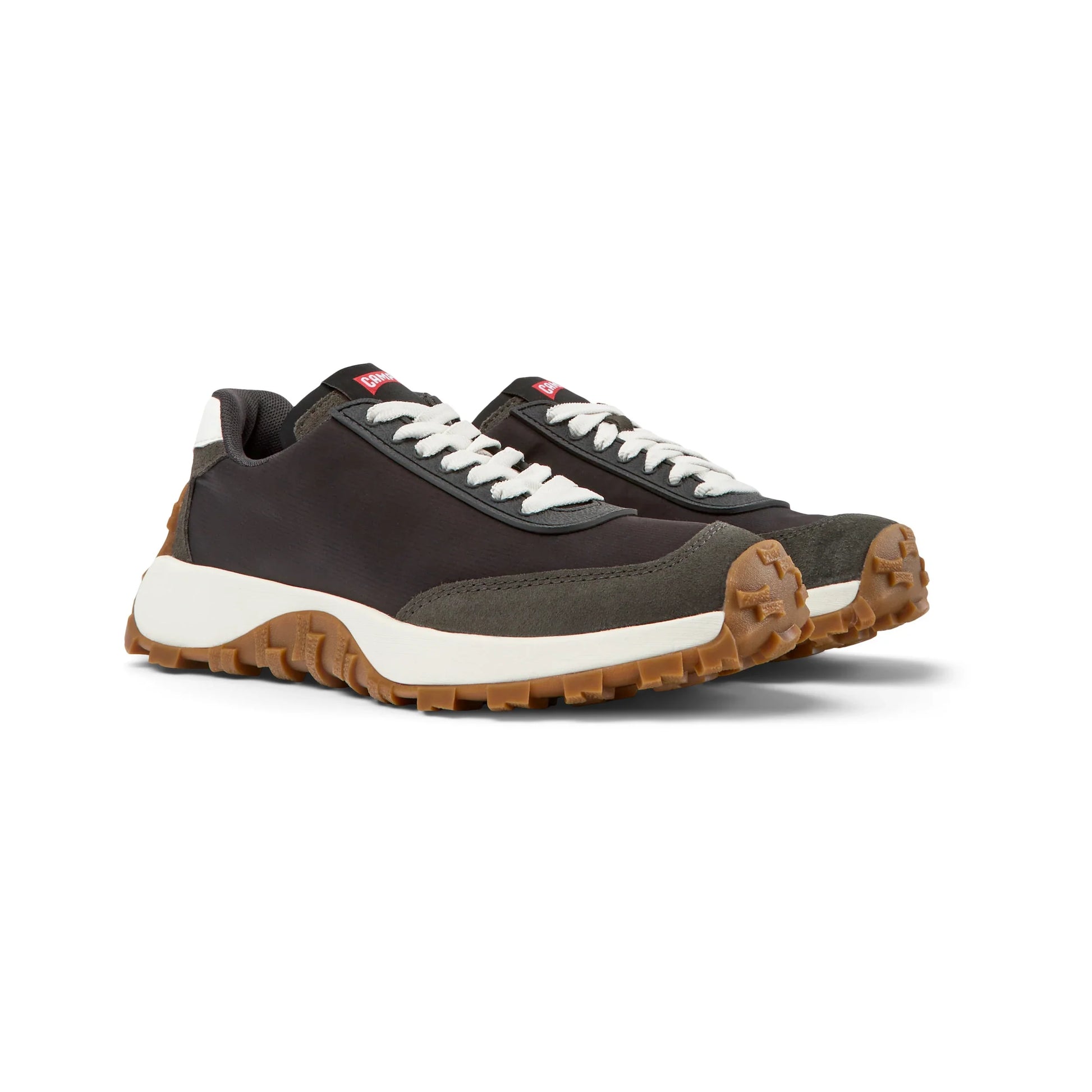 sneakers para mujer modelo drift trail black en color negro