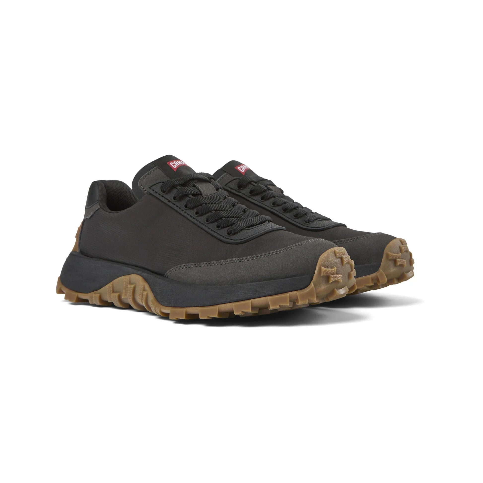 sneakers para mujer modelo drift trail black en color negro