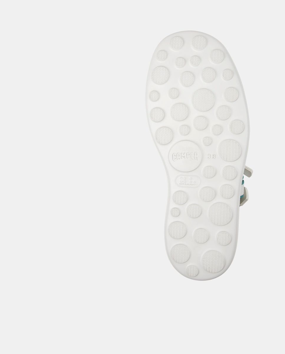 CAMPER Pelotas Flota Up, vit sandaler för dam hos Tascón