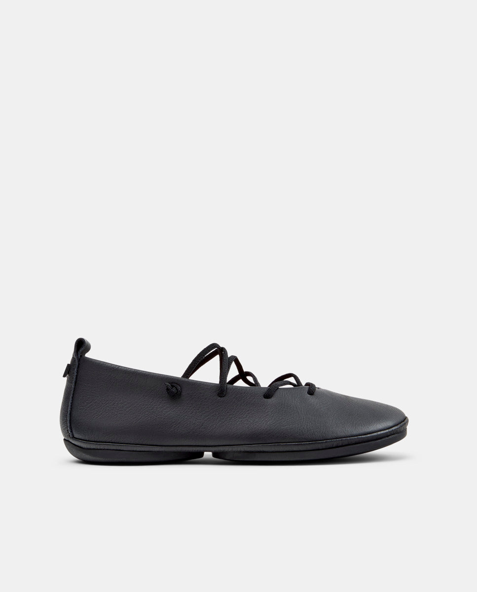 CAMPER Right Nina、Tascónのブラックレディースバレエシューズ
