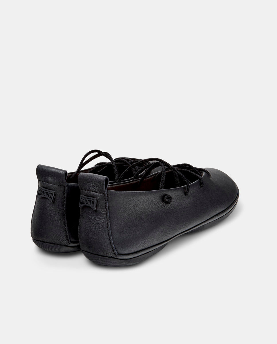 CAMPER Right Nina、Tascónのブラックレディースバレエシューズ
