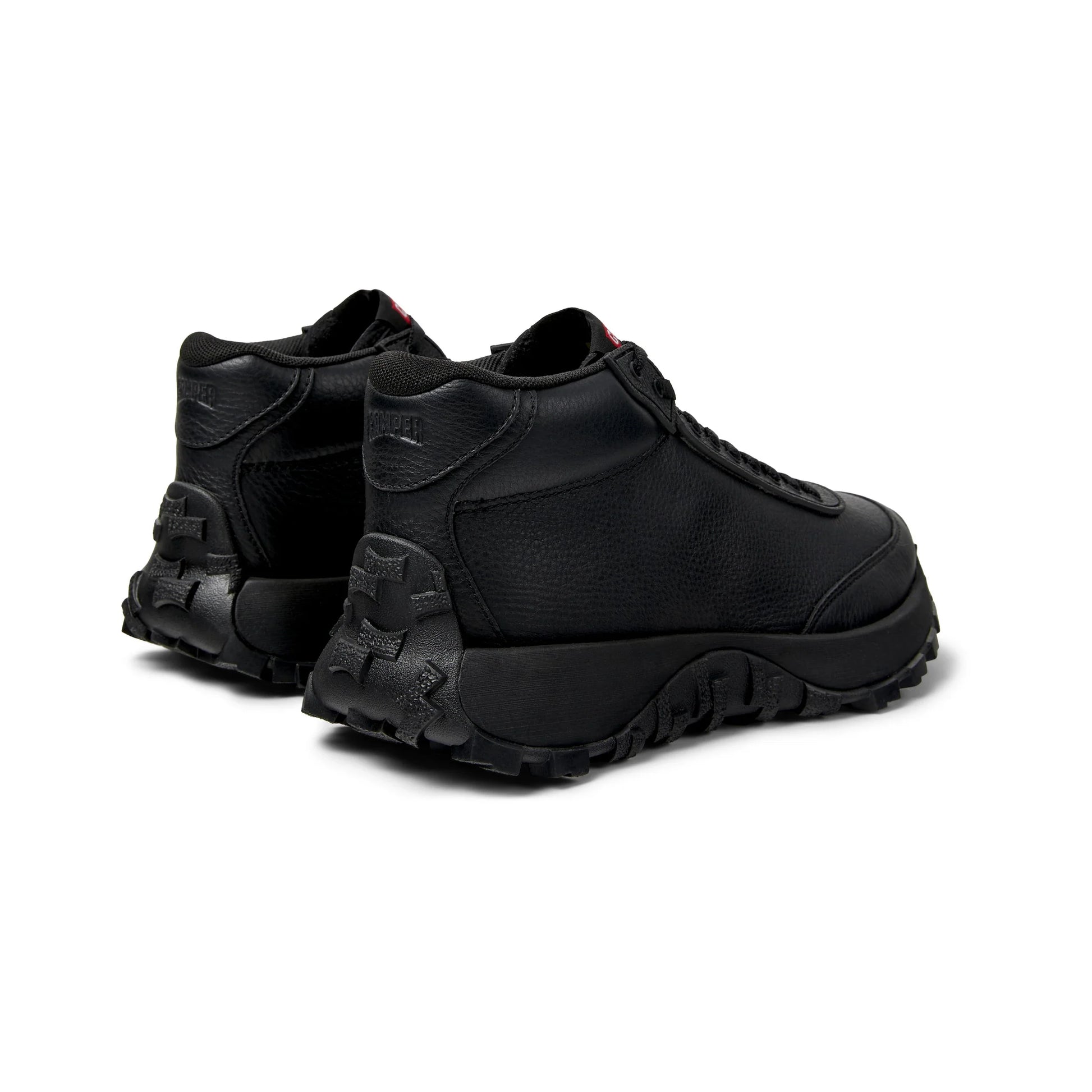 sneakers para mujer modelo drift trail black en color negro