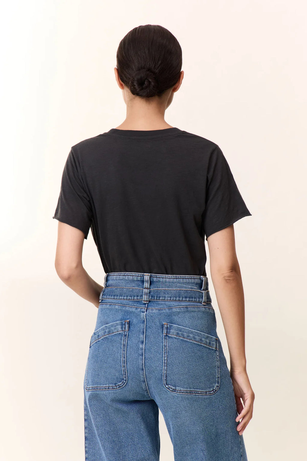 LEON & HARPER | CAMISETA | MUJER | TORO COLLIER CARBONE | NEGRO