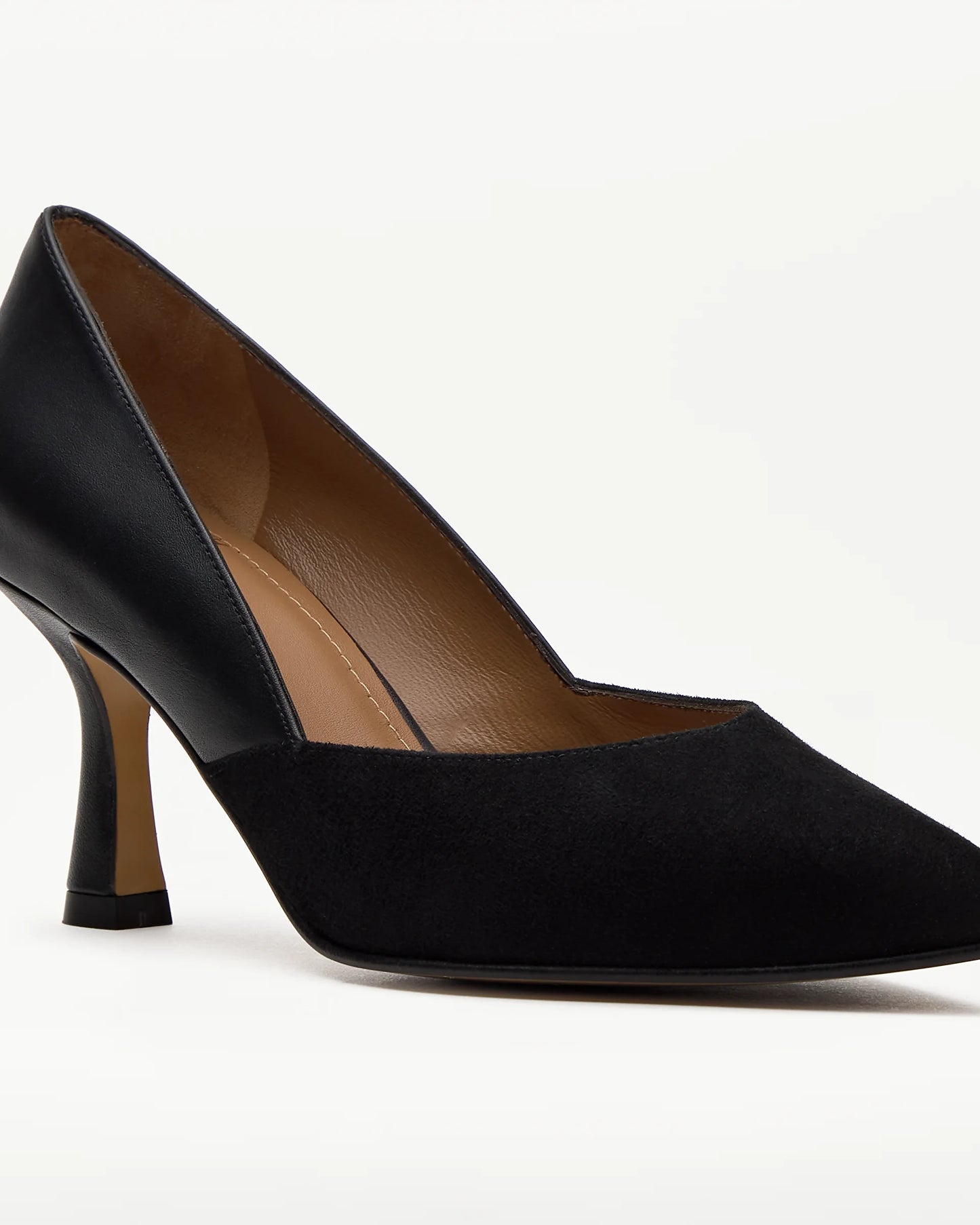 LOTTUSSE | ZAPATOS DE SALON| MUJER | SALONES PUNTA FINA CARLA PIEL NEGRO | NEGRO