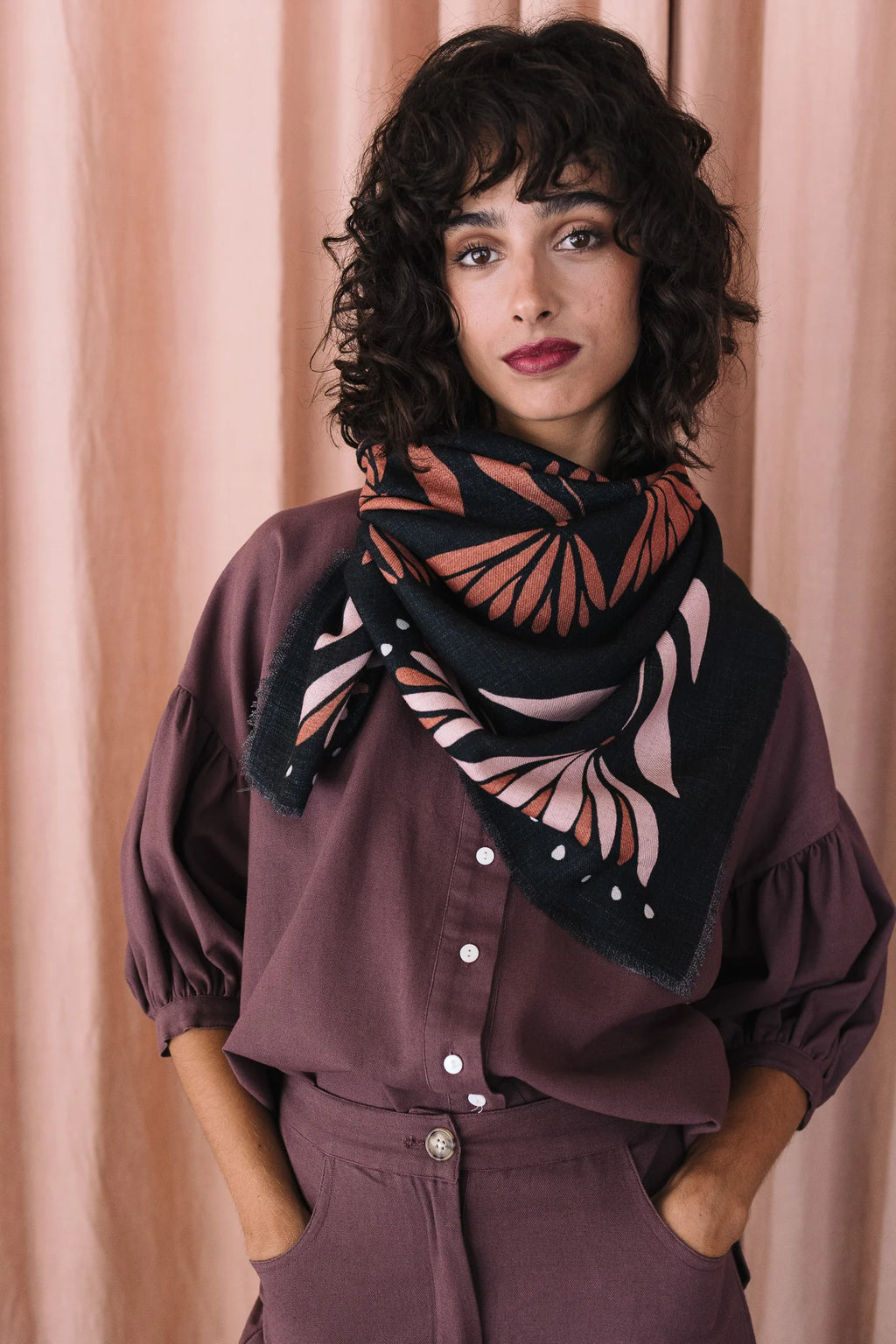 MAITANE BILBAO MINI Jibon TANA PLUM: multicolor pañuelo för dam