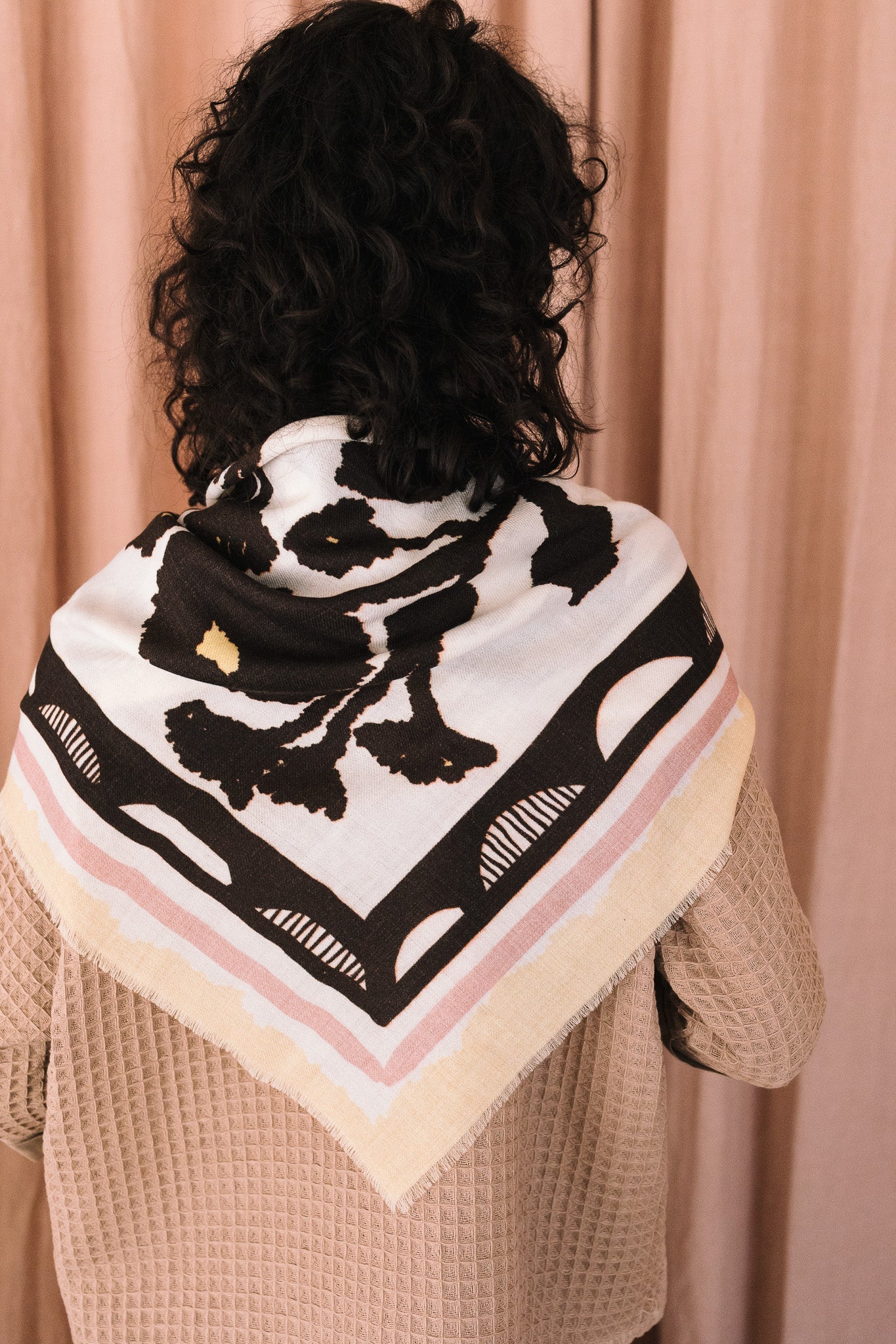 MAITANE BILBAO | PAÑUELO | MUJER | MINI JIBON ASUN | BLANCO Y NEGRO