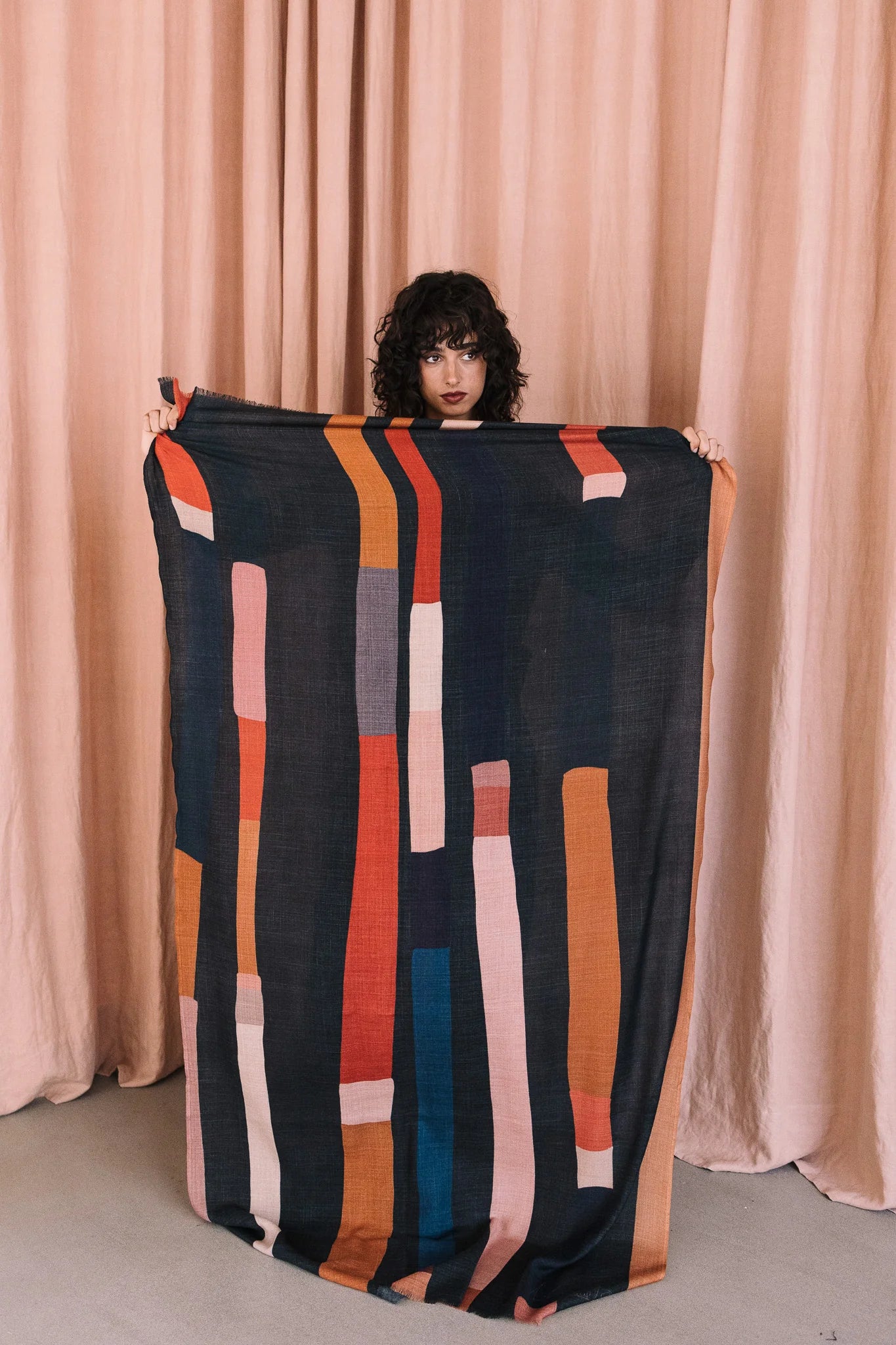 MAITANE BILBAO | PAÑUELO | MUJER | SHASHI OMA FOREST | MULTICOLOR