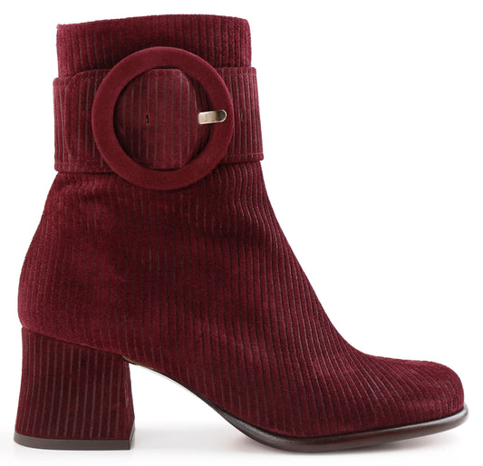 CHIE MIHARA | BOTES DONA | MAYU LILA | LILA