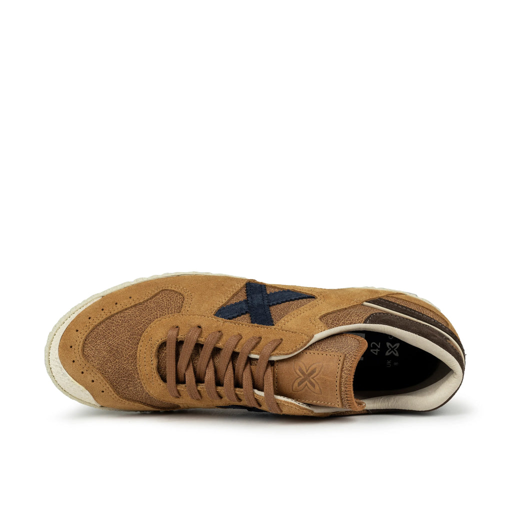 Кросівки унісекс від MUNICHського бренду, модель Goal 1600, коричневого кольору.