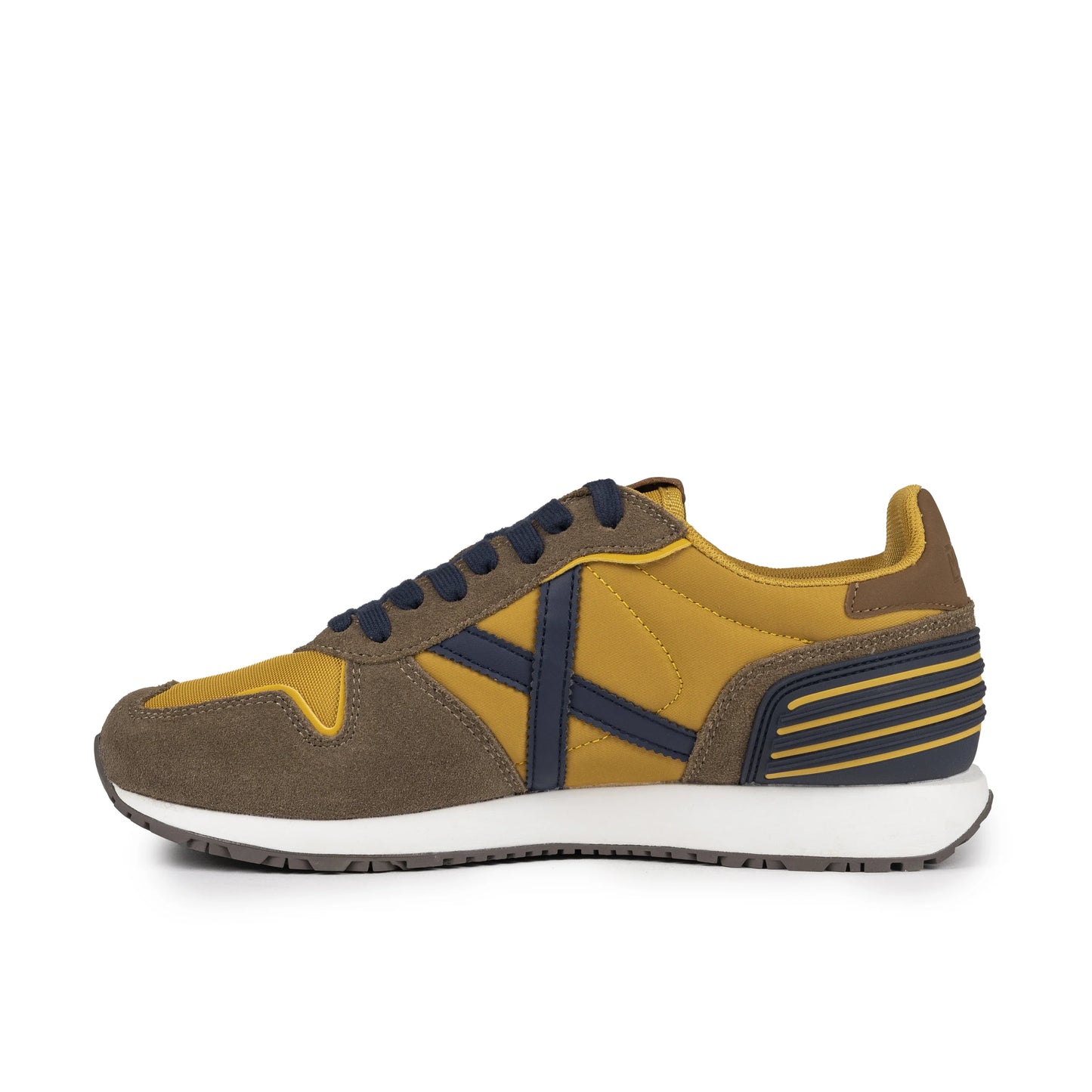 Sneakers de la marca munich para hombre modelo massana club 564 en color amarillo