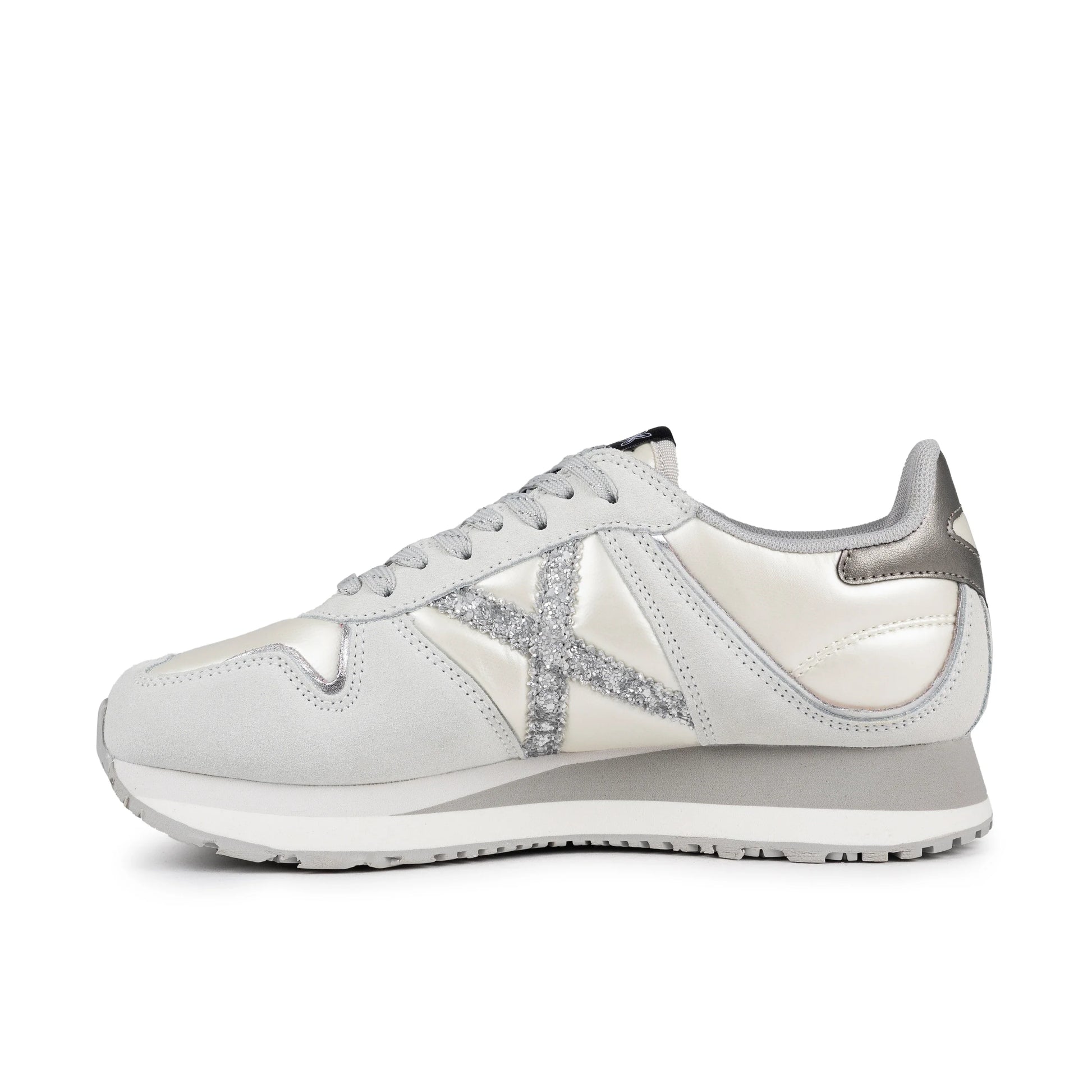 Sneakers de la marca munich para mujer modelo massana sky 213 en color blanco