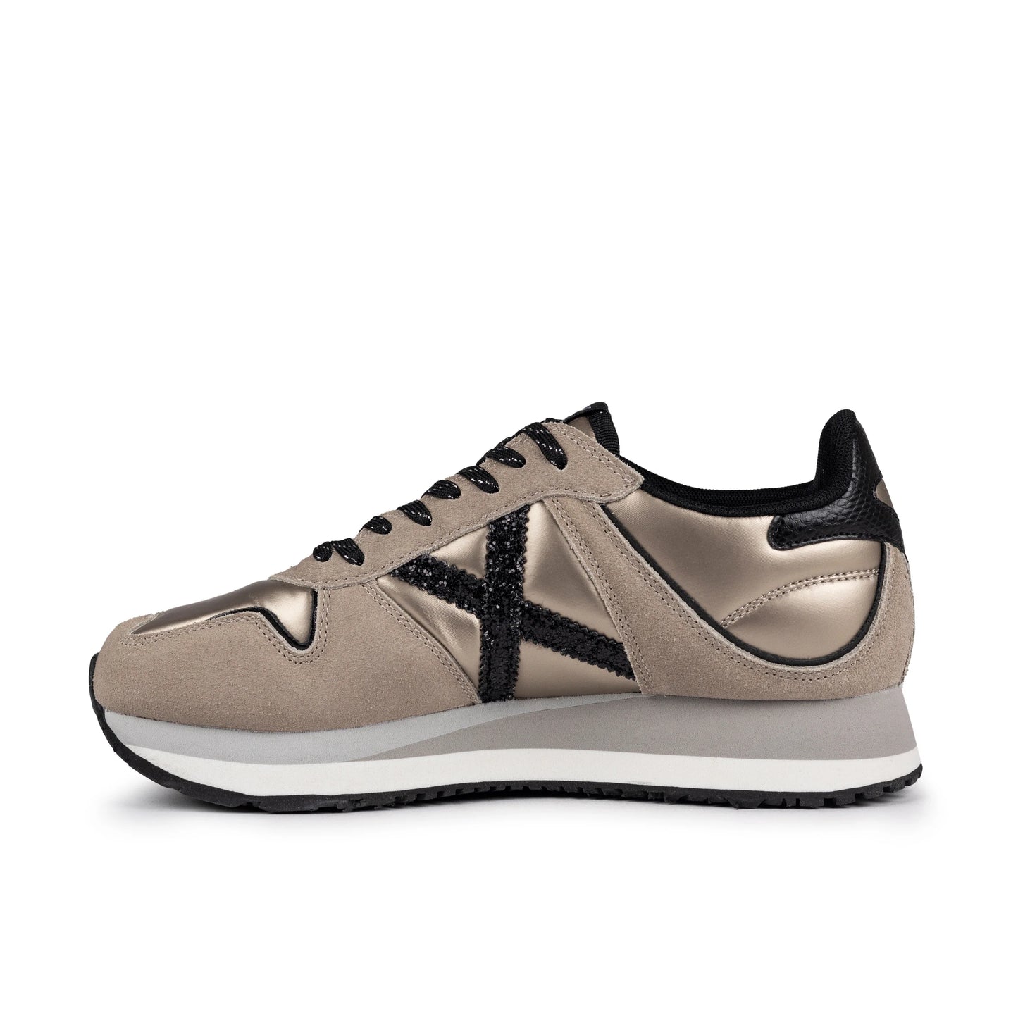 Sneakers de la marca munich para mujer modelo massana sky 214 en color beige