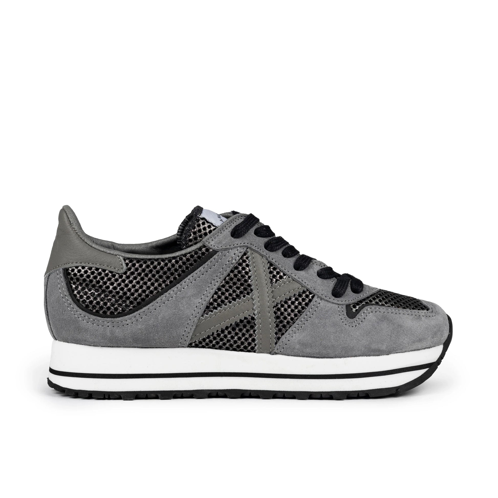 Sneakers de la marca munich para mujer modelo massana sky 218 en color plateado