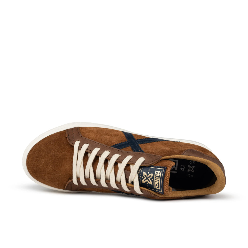 Sneaker der MUNICH Marke für Herren, Modell Rete 98 Camel in Braun.