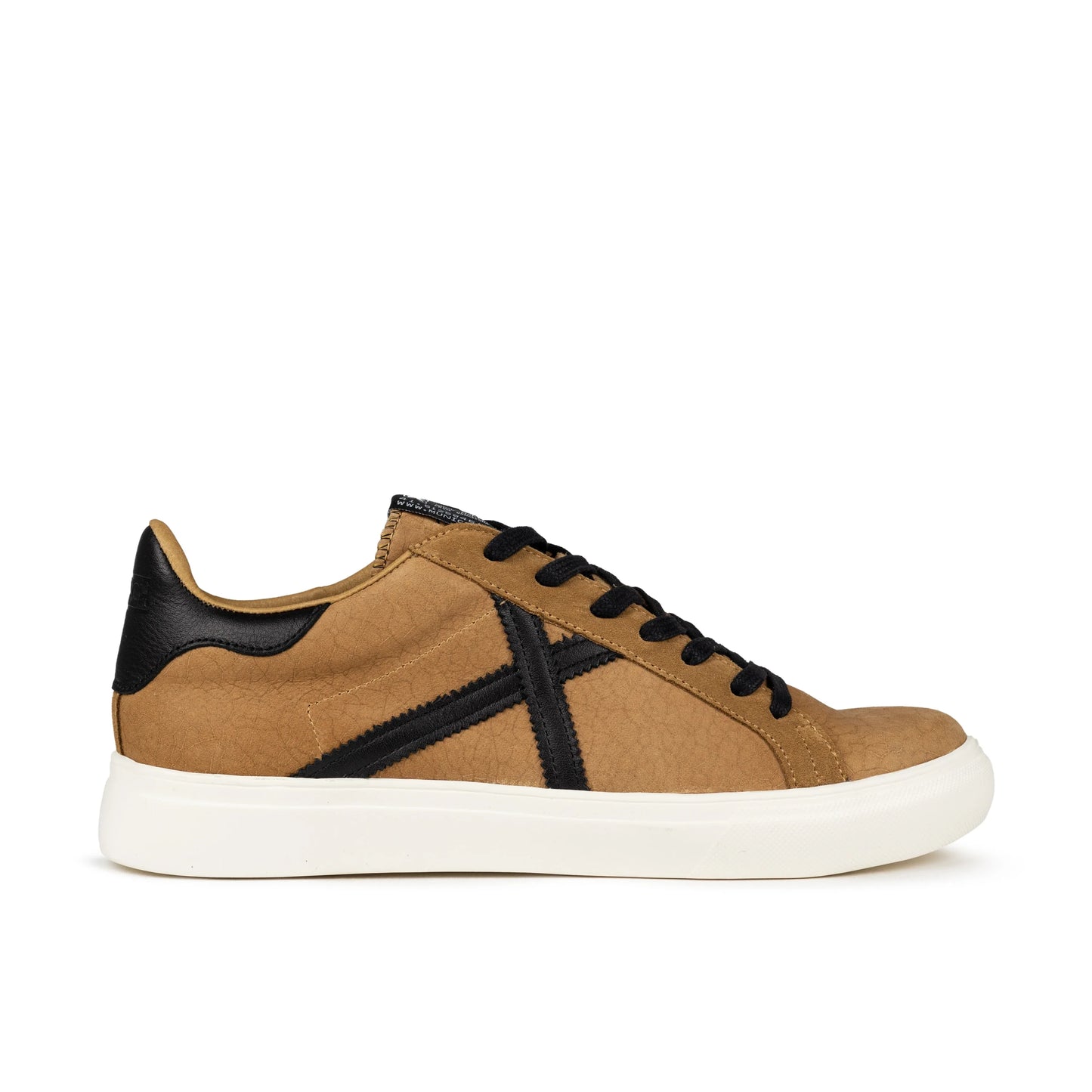 Sneakers de la marca munich para hombre modelo rete 102 camel en color marrón