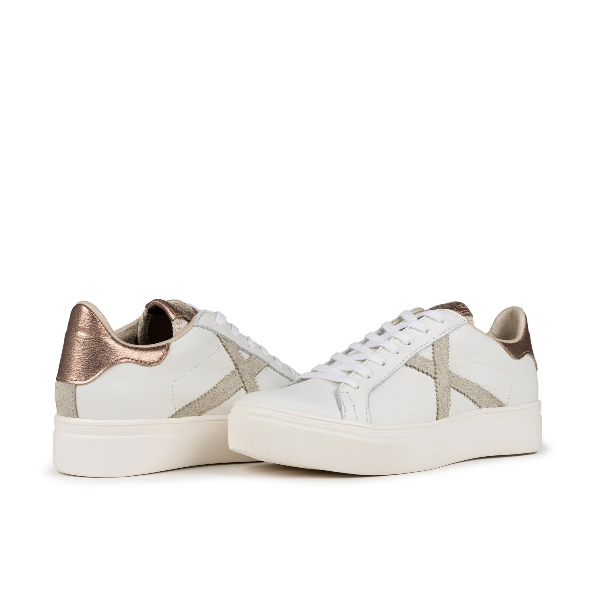 Sneakers de la marca munich para mujer modelo rete sky 69 en color blanco