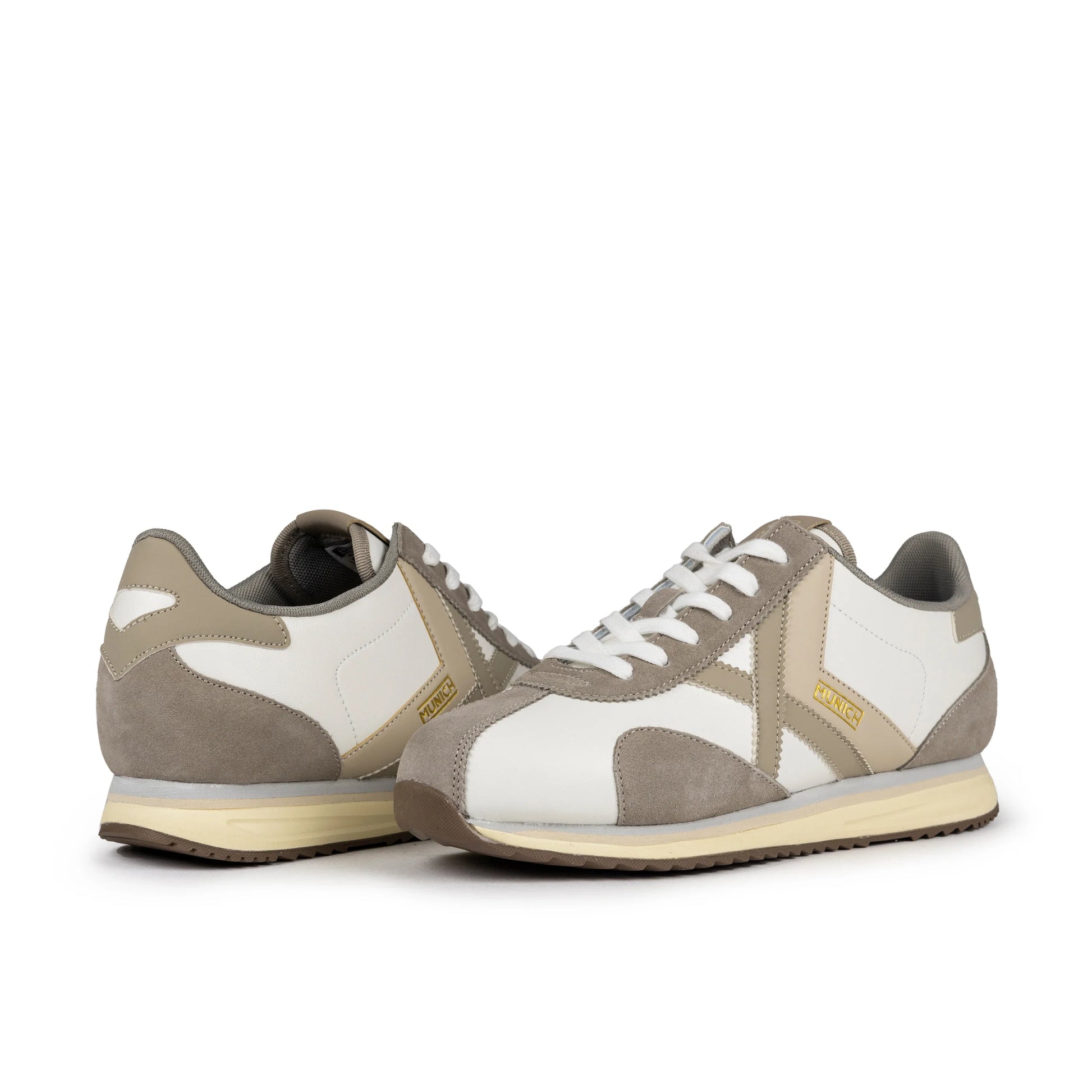 Sneakers de la marca munich unisex modelo sapporo 184 en color blanco