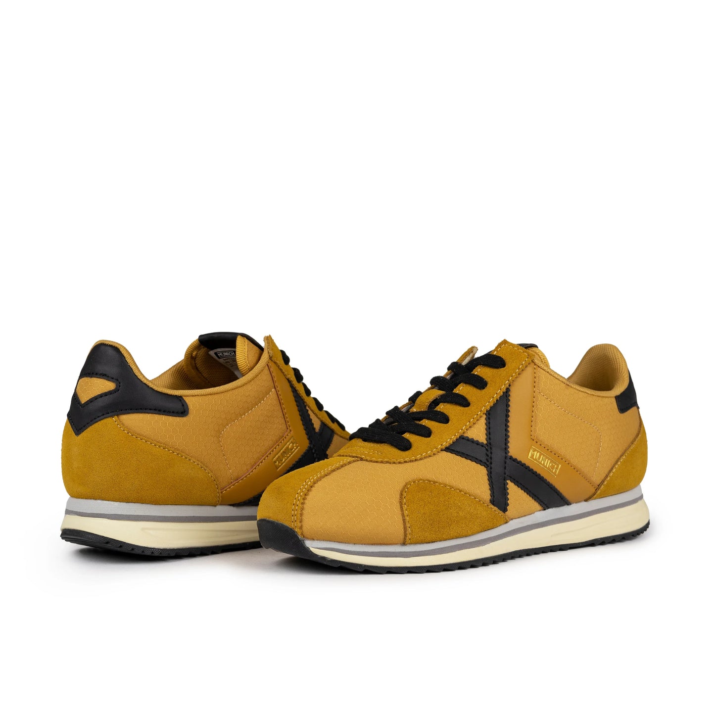 Sneakers de la marca munich unisex modelo sapporo 185 en color amarillo