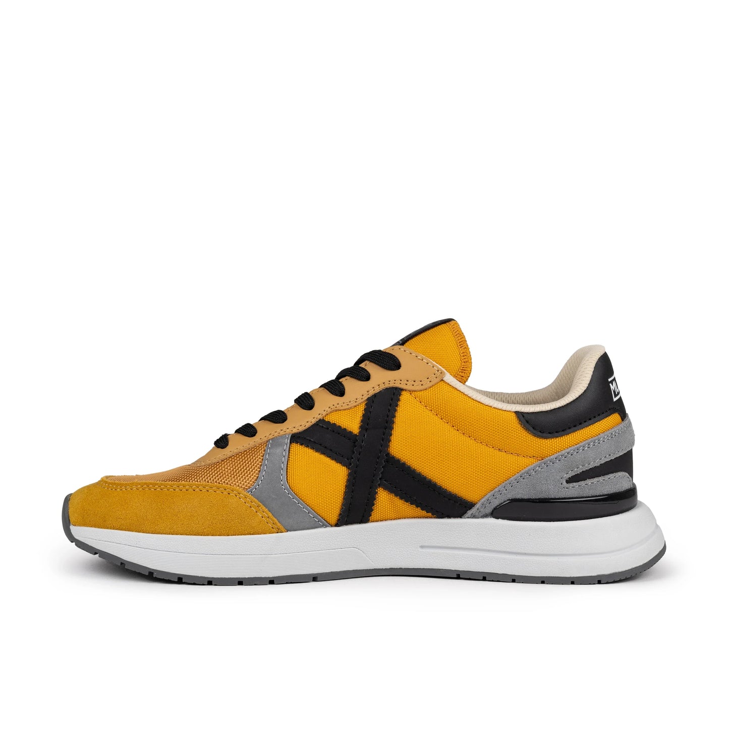 Sneakers de la marca munich unisex modelo soon 61 en color amarillo