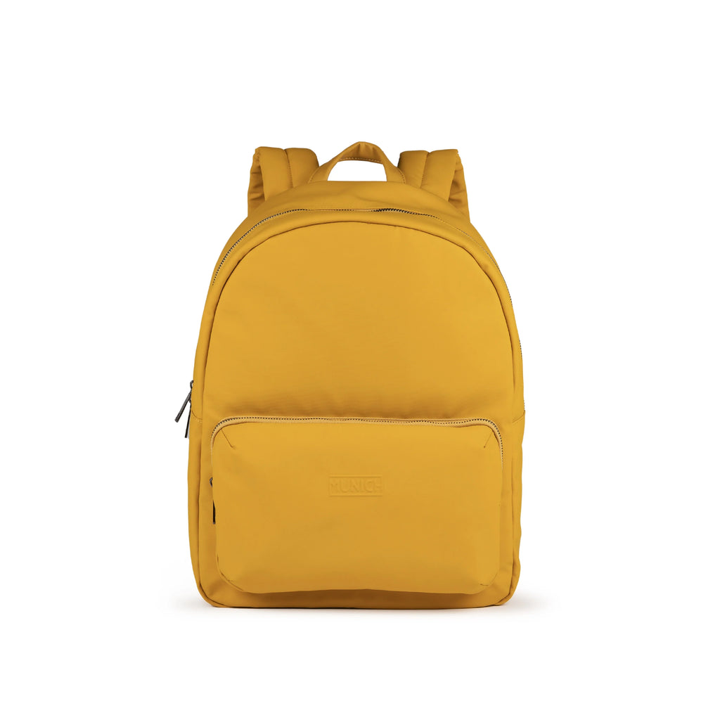 MOCHILA MUNICH PARA HOMBRE MODELO PEAK RECYCLED FW25 BACKPACK C/MOUSTARD AMARILLO REFERENCIA 7113449
