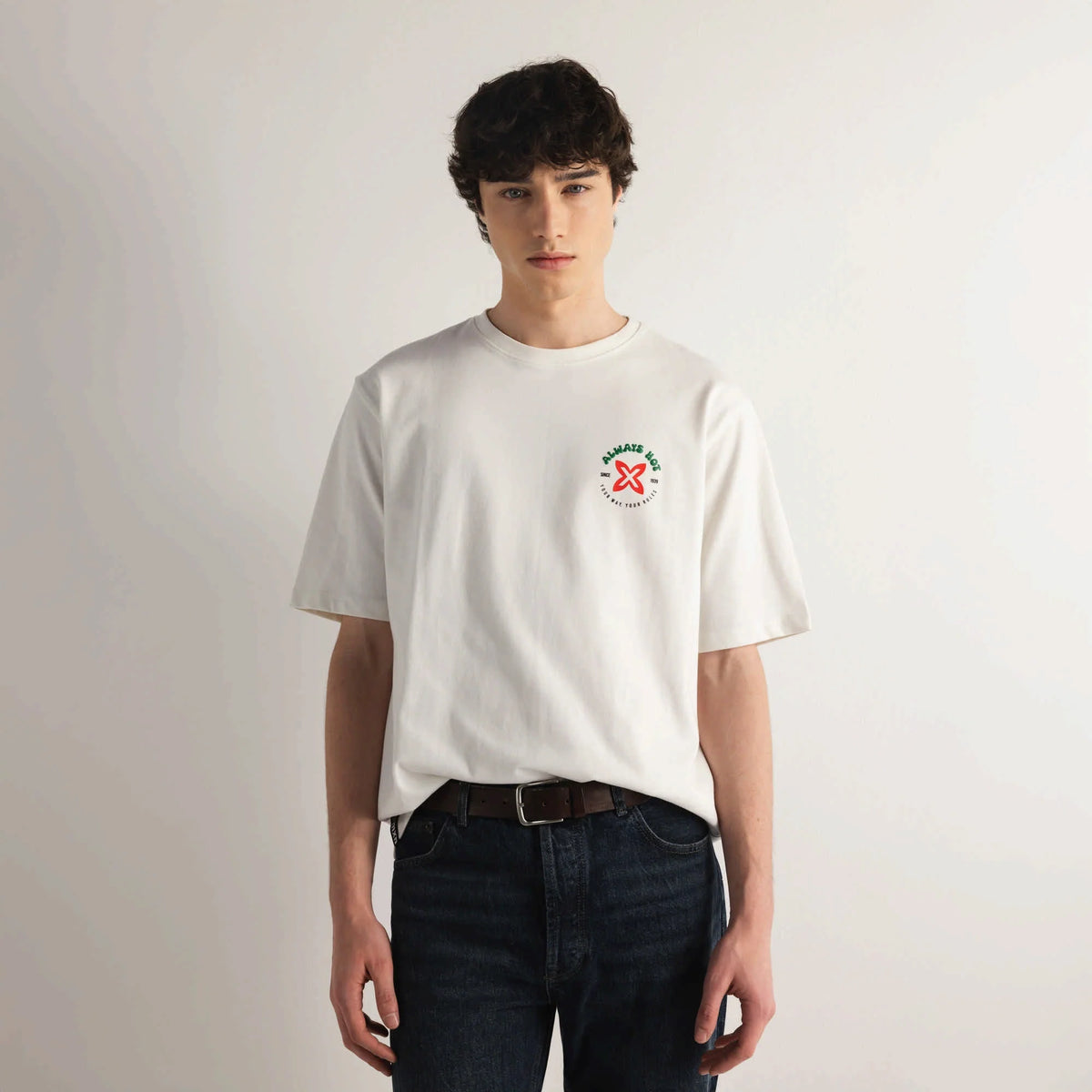 CAMISETA MUNICH PARA HOMBRE MODELO OVERSIZE T-SHIRT CHILLY OFF WHITE REFERENCIA 2507839