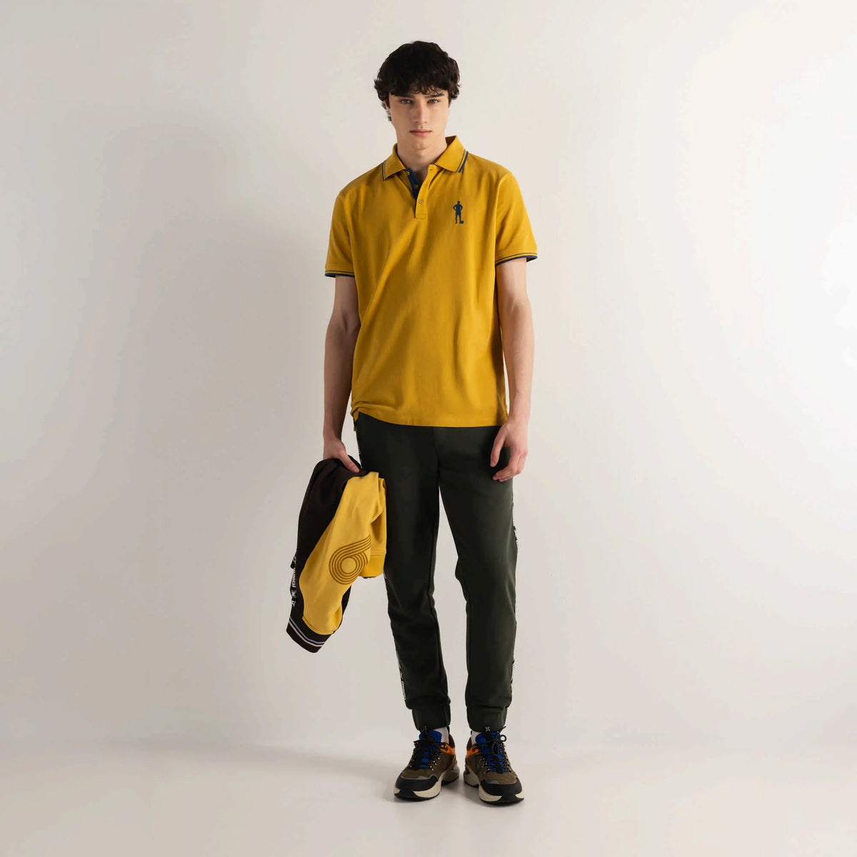 POLO MUNICH PARA HOMBRE MODELO POLO STRIKER MUSTARD REFERENCIA 2507894