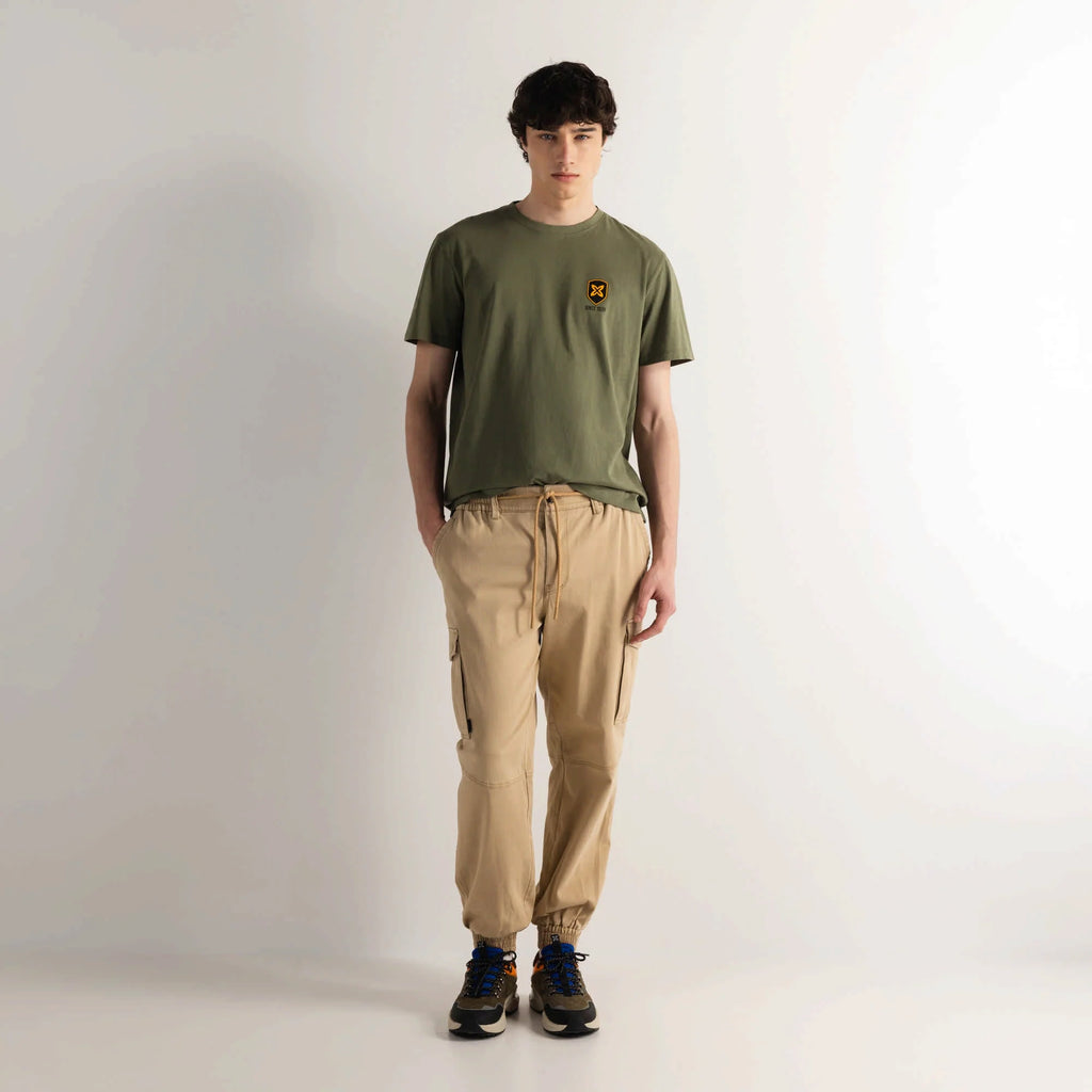 PANTALONES MUNICH PARA HOMBRE MODELO LIFESTYLE CARGO JOGGER WANDER CAMEL REFERENCIA 2507932