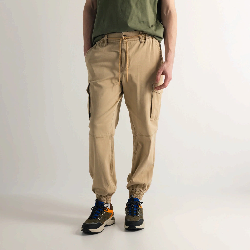 PANTALONES MUNICH PARA HOMBRE MODELO LIFESTYLE CARGO JOGGER WANDER CAMEL REFERENCIA 2507932