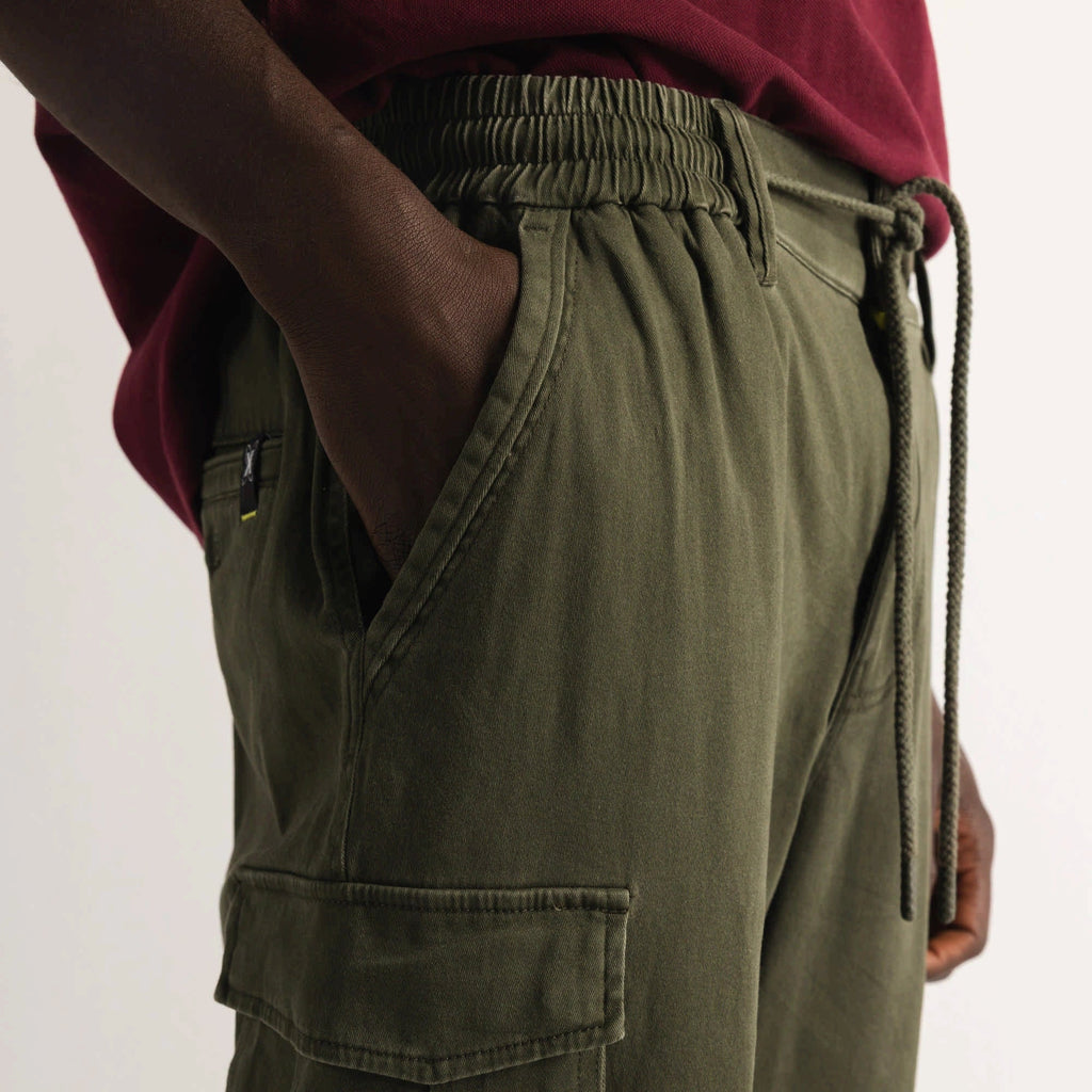 PANTALONES MUNICH PARA HOMBRE MODELO LIFESTYLE CARGO JOGGER WANDER KHAKI REFERENCIA 2507933