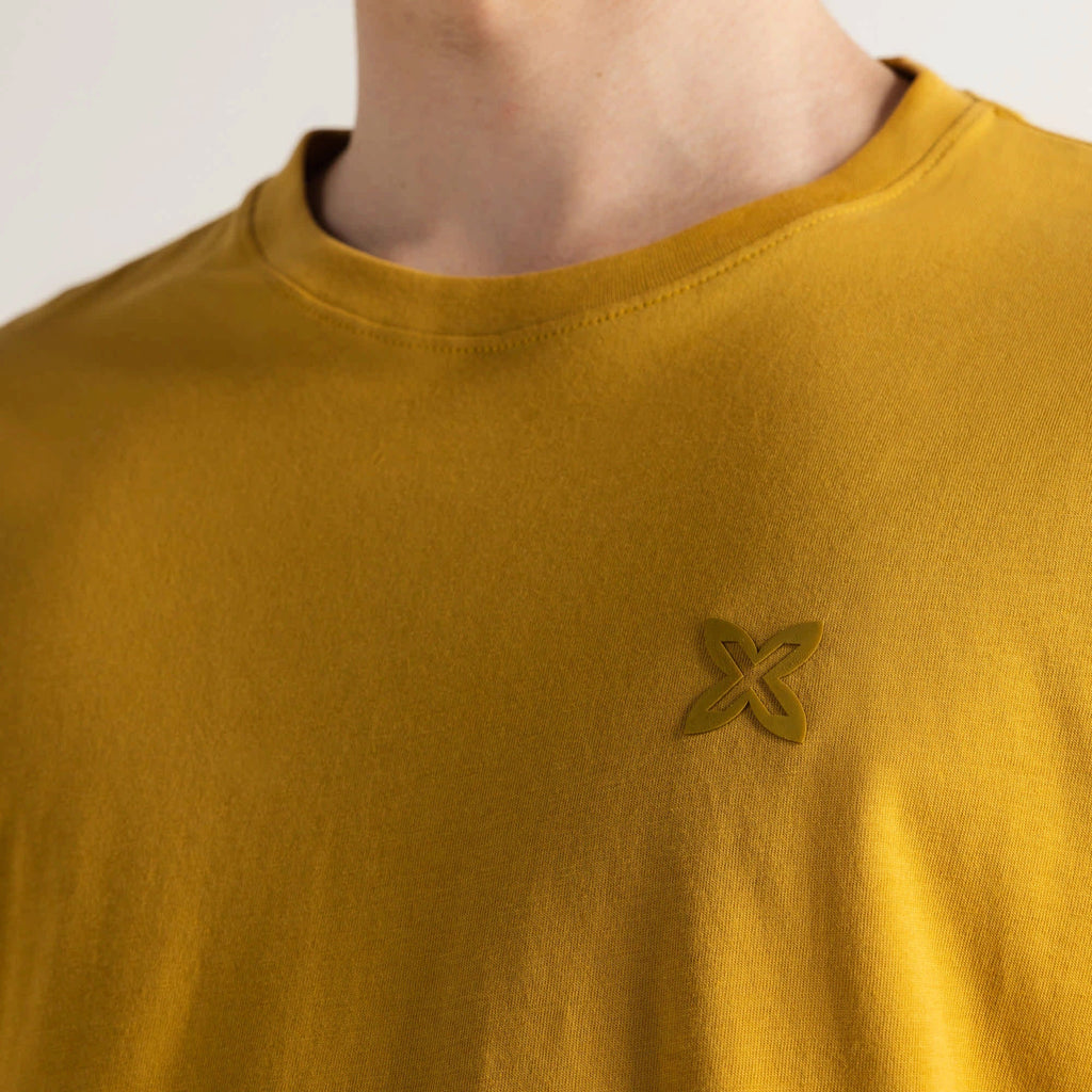 CAMISETA MUNICH PARA HOMBRE MODELO ESSENTIALS T-SHIRT MUSTARD REFERENCIA 2507938