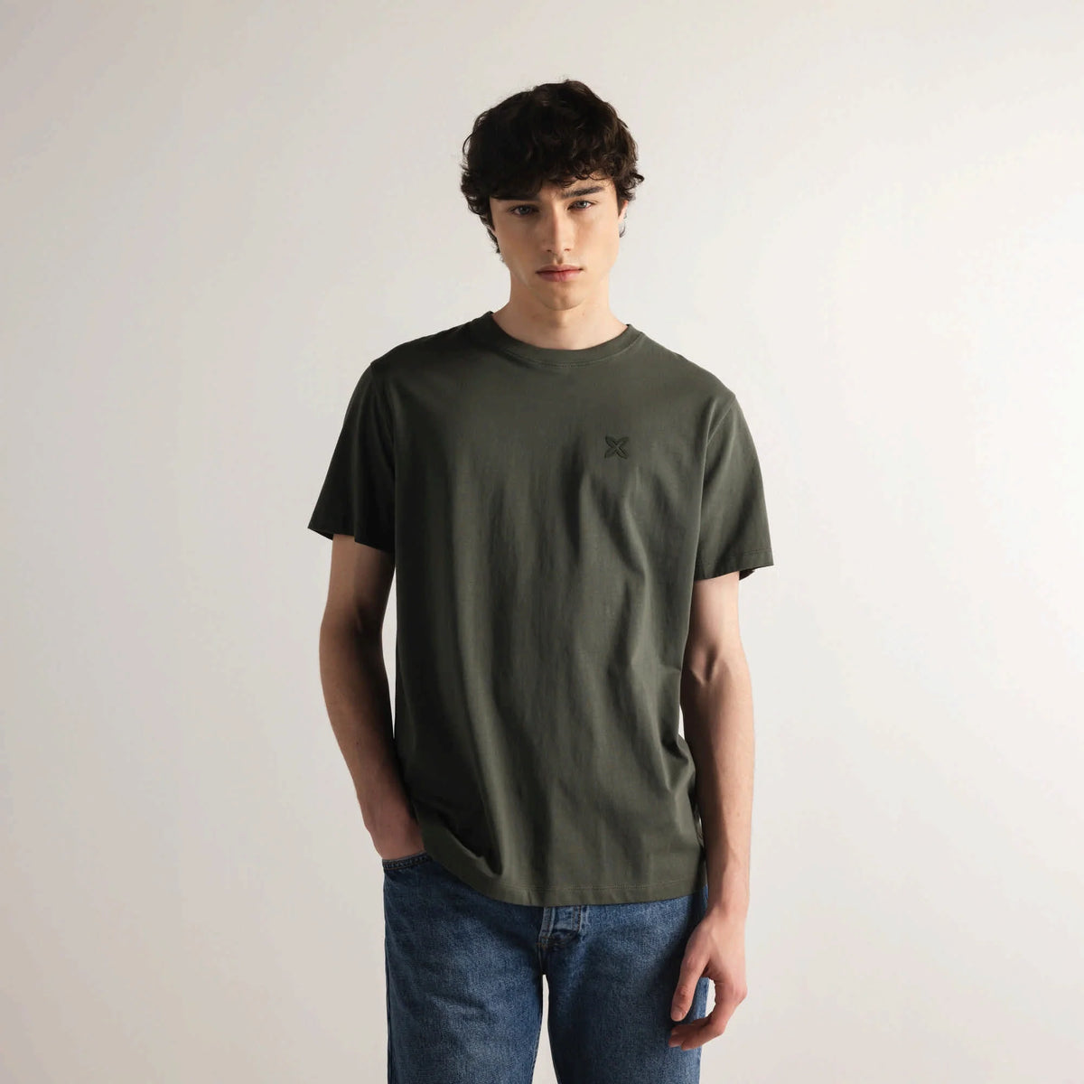 CAMISETA MUNICH PARA HOMBRE MODELO ESSENTIALS T-SHIRT MILITAR REFERENCIA 2507940