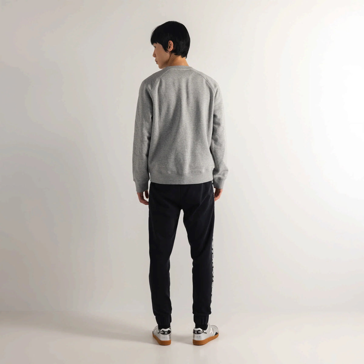 JERSEY MUNICH PARA HOMBRE MODELO ESSENTIALS SWEATSHIRT GREY MELANGE DARK REFERENCIA 2507942