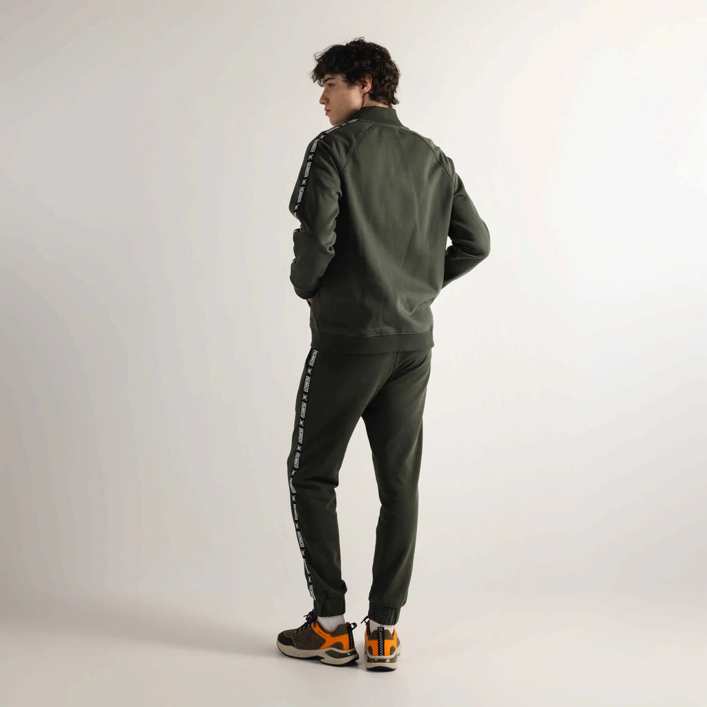 PANTALONES MUNICH PARA HOMBRE MODELO ESSENTIALS PANT SQUADRA KHAKI REFERENCIA 2507949