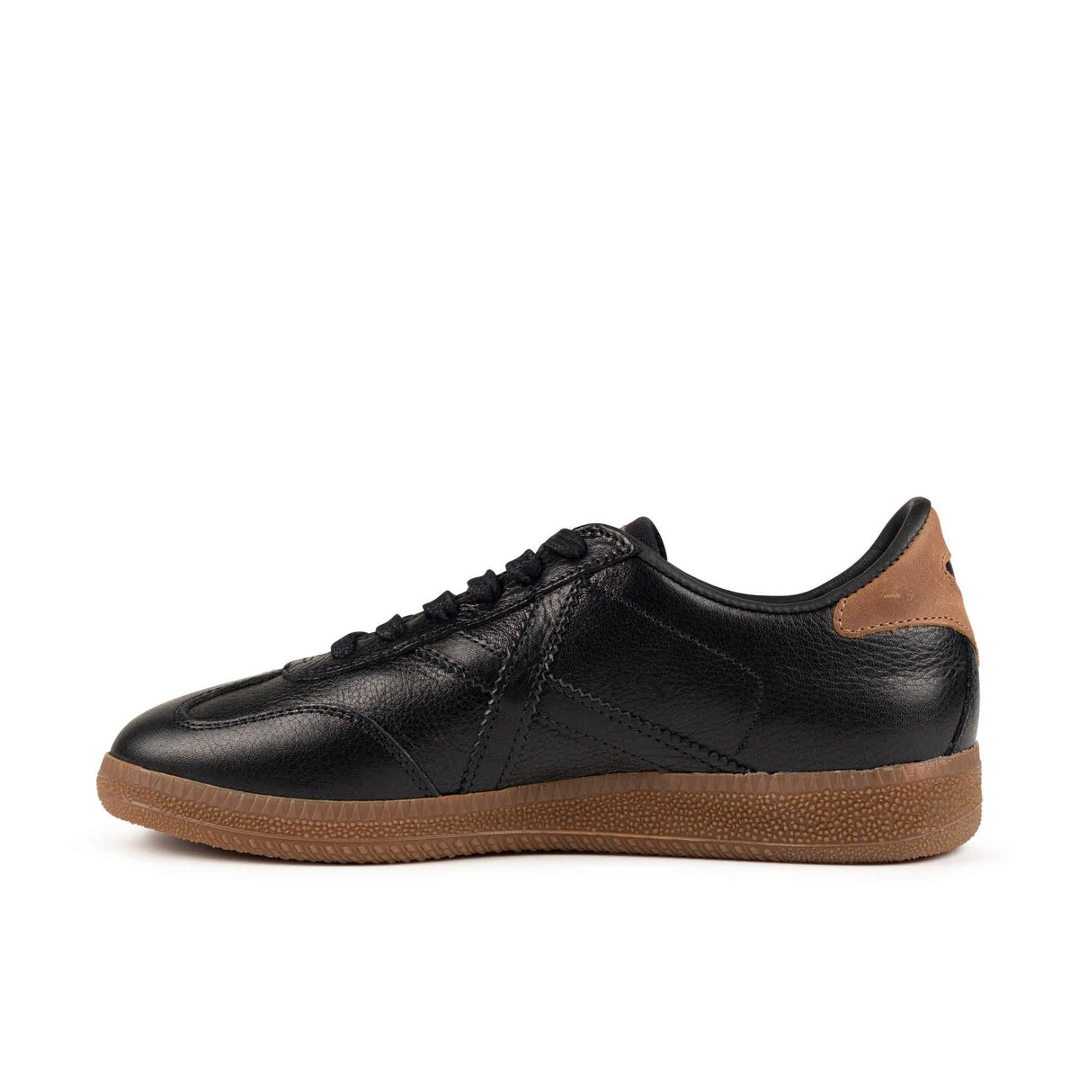 SNEAKERS MUNICH PARA HOMBRE MODELO BARRU 246 NEGRO REFERENCIA 8290246