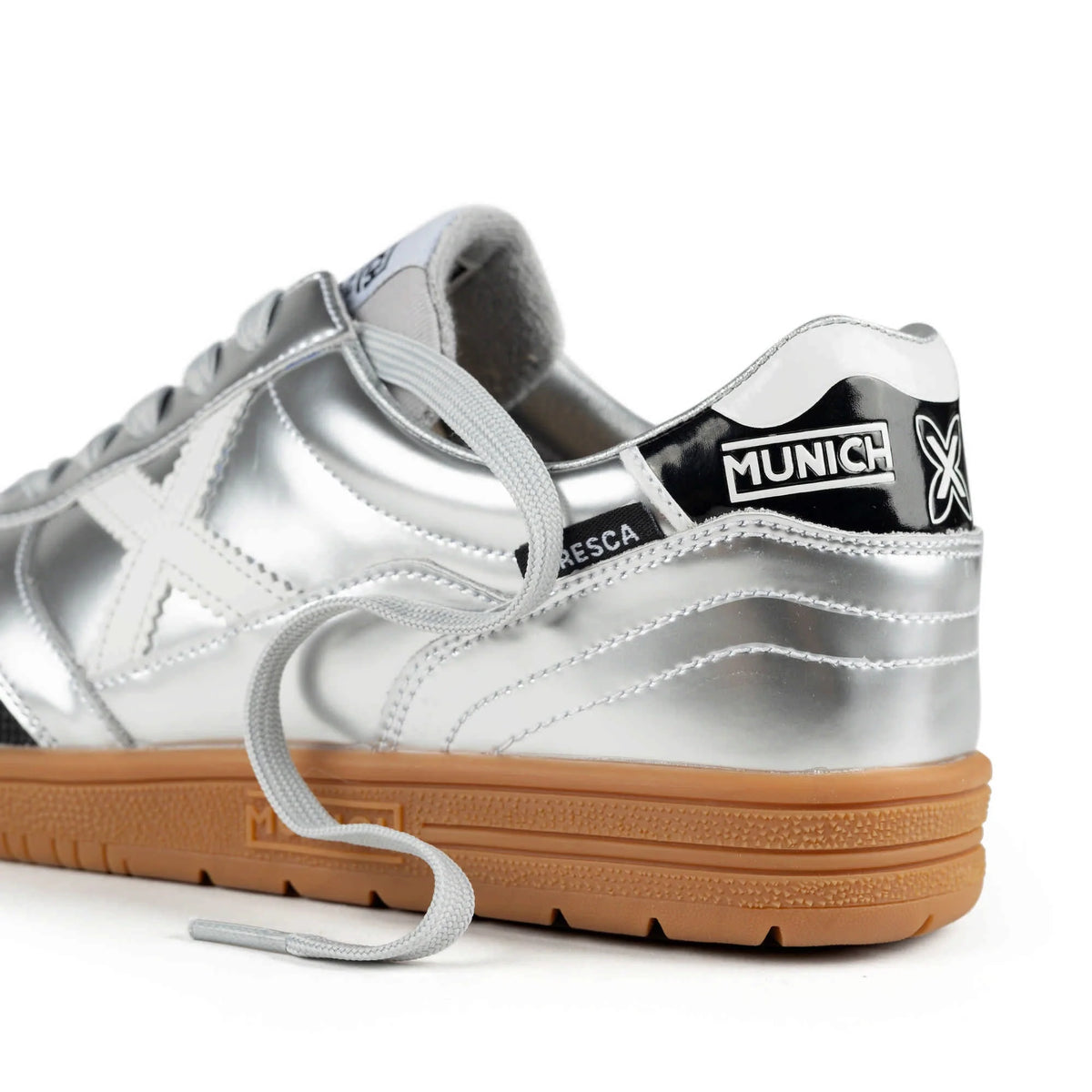 SNEAKERS MUNICH UNISEX MODELO GRESCA 328 PLATEADO REFERENCIA 3000328