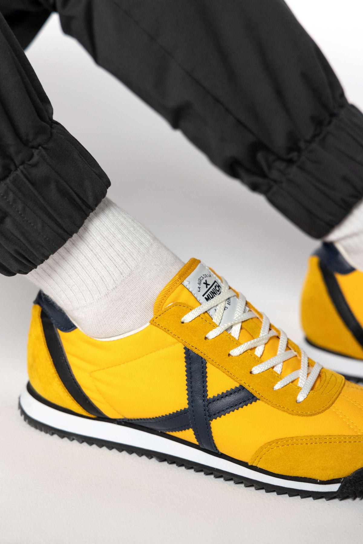 SNEAKERS MUNICH UNISEX MODELO RIBER 01 REFERENCIA 8033001