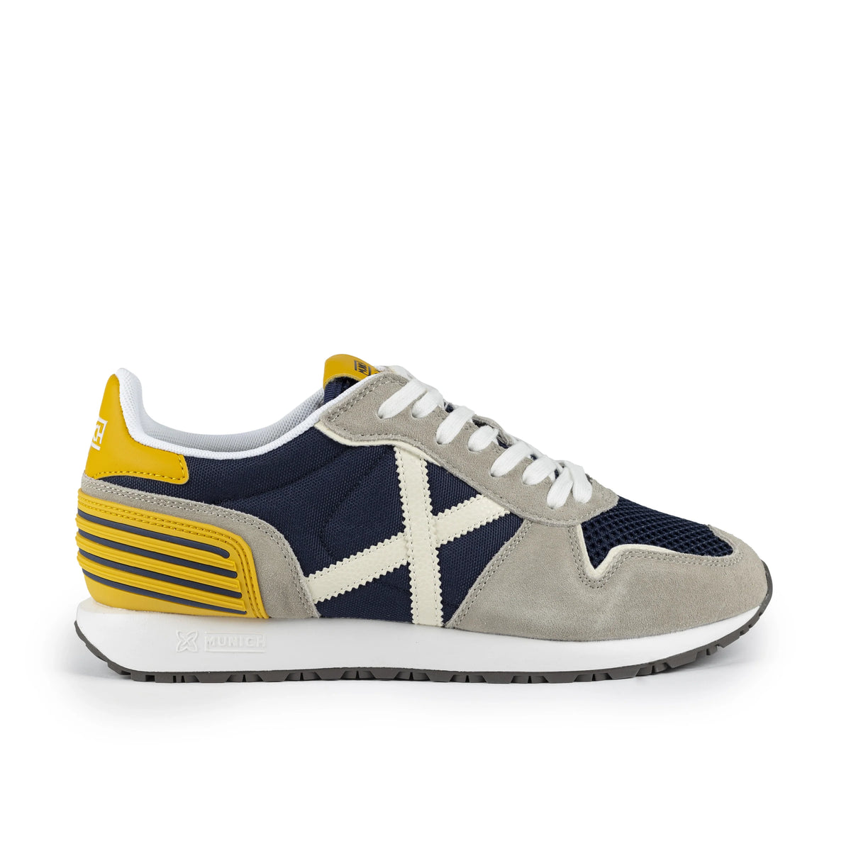 MUNICH RETE 117: white trainers unisex