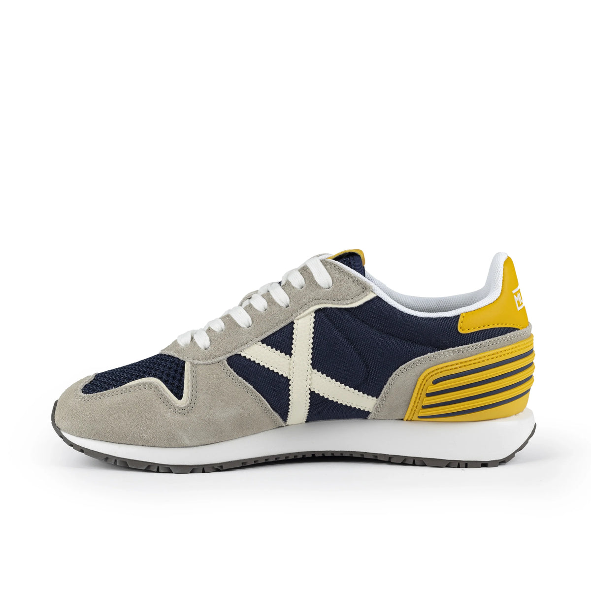 MUNICH RETE 117: white trainers unisex