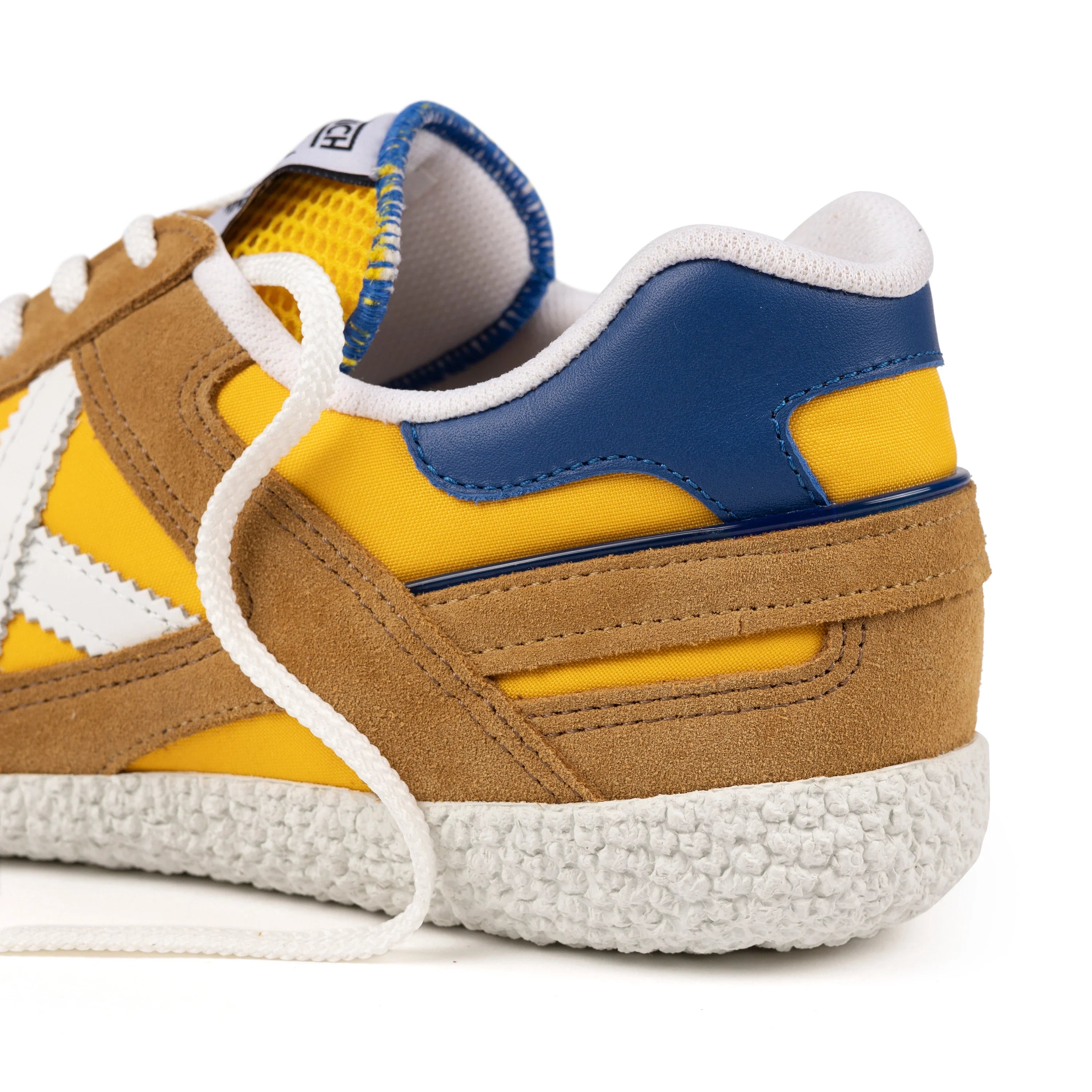 MUNICH | SNEAKERS | UNISEX | GOAL 1635 | GEEL