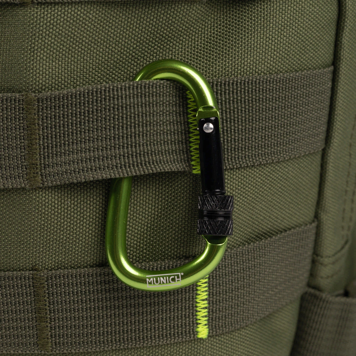 MUNICH Delta Khaki: caqui バッグ ユニセックス
