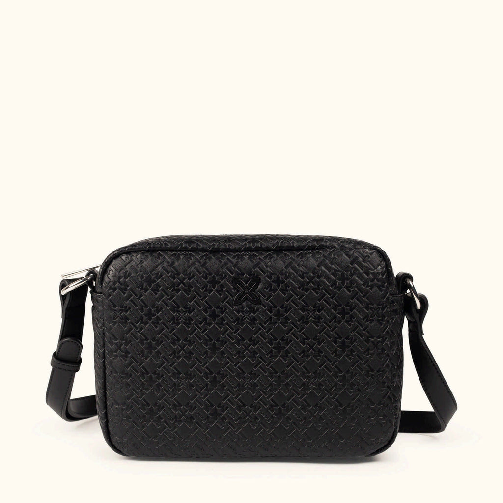 MUNICH Camera Crossbody Black: ブラック バッグ レディース