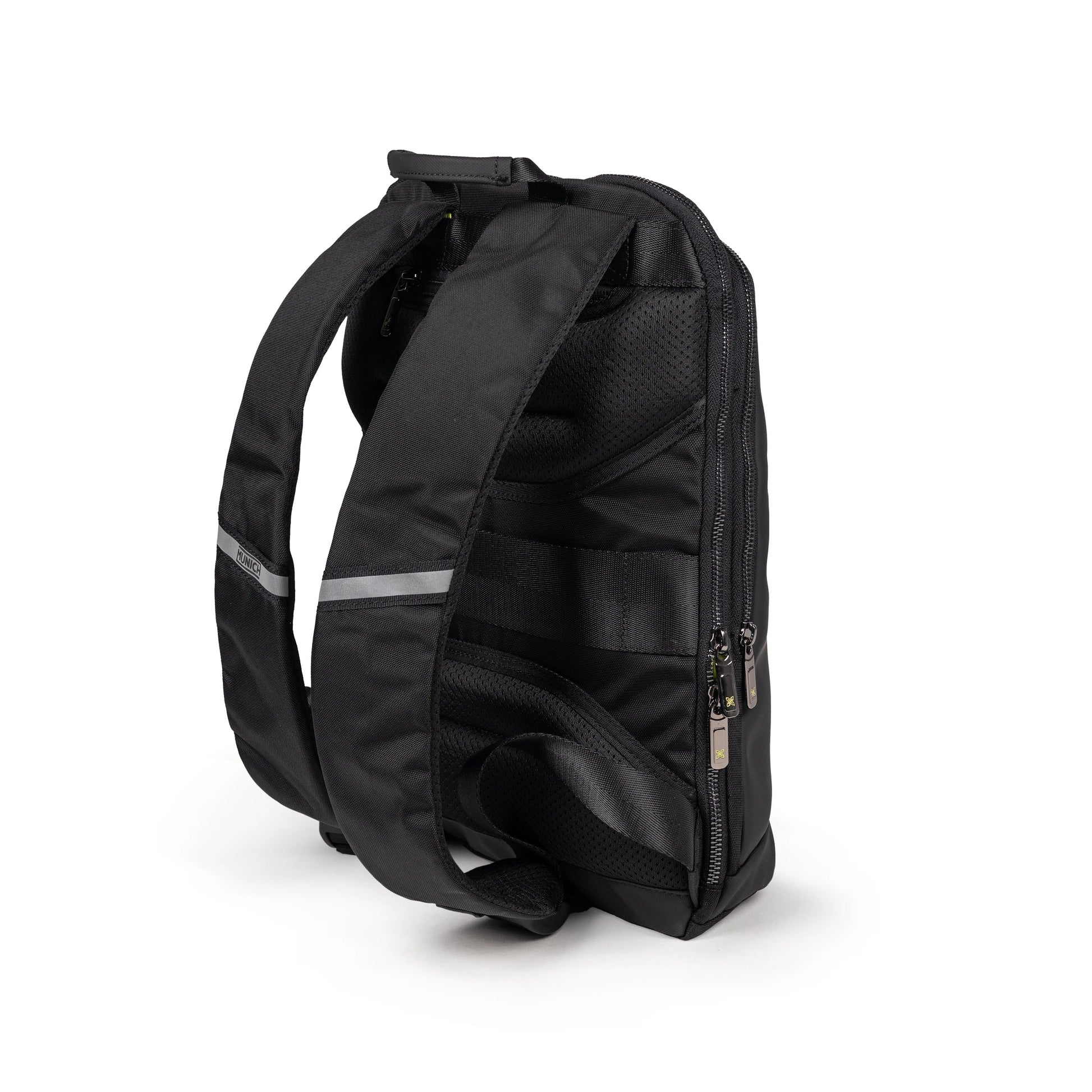 Mochila de la marca munich unisex modelo jungle backpack slim black en color negro