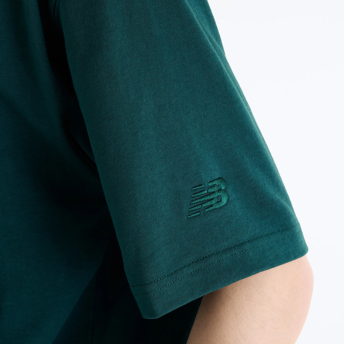 NEW BALANCE | CAMISETA | HOMBRE | ATHLETICS FLOCKED LOGO T-SHIRT GREEN | VERDE