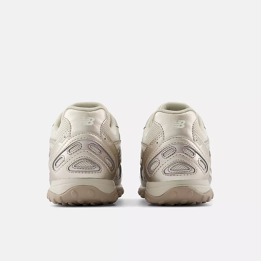 NEW BALANCE | SNEAKERS | MUJER | 240L TIMBERWOLF PLATINO | BLANCO