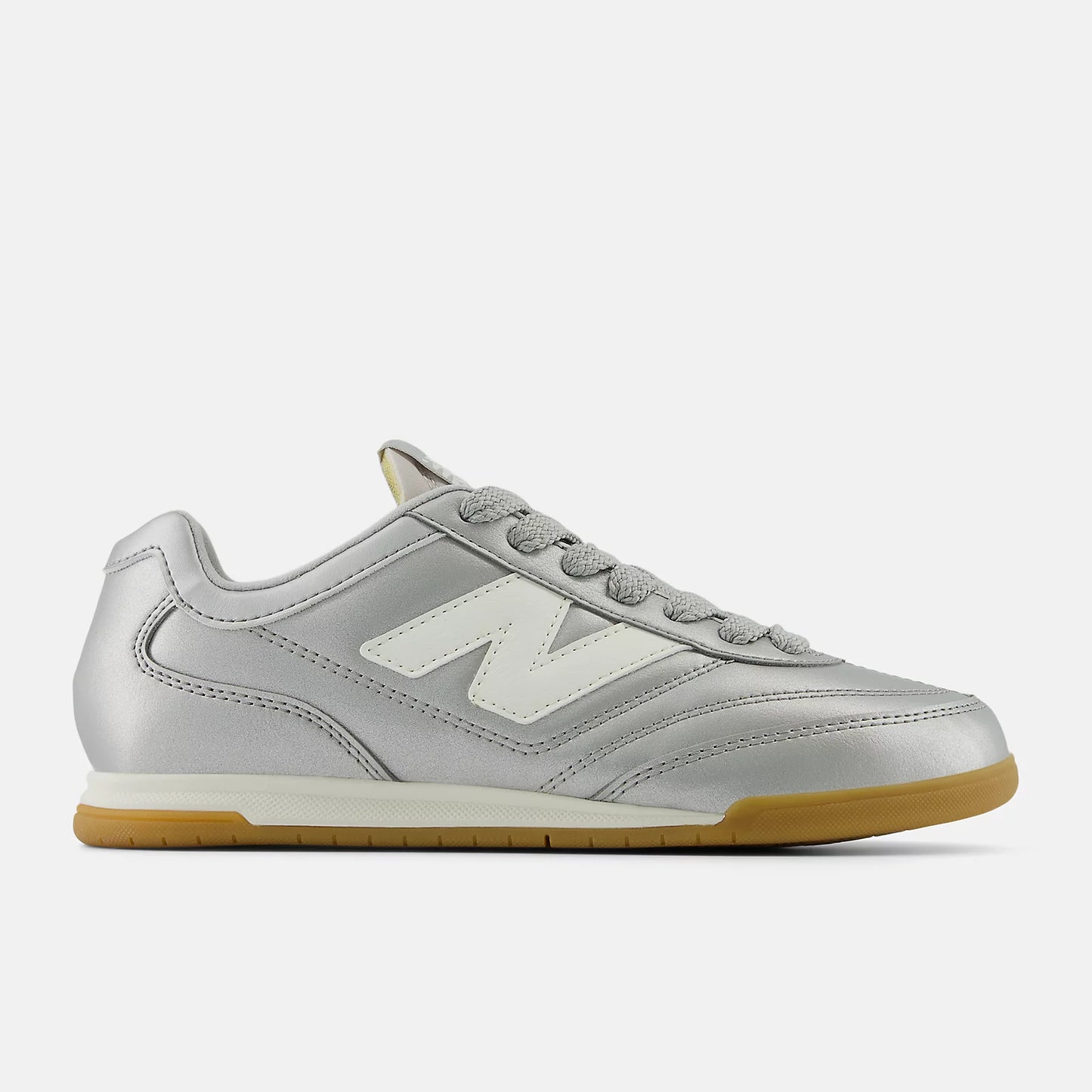 NEW BALANCE | SNEAKERS UNISEX | URC42CA | PLATEADO